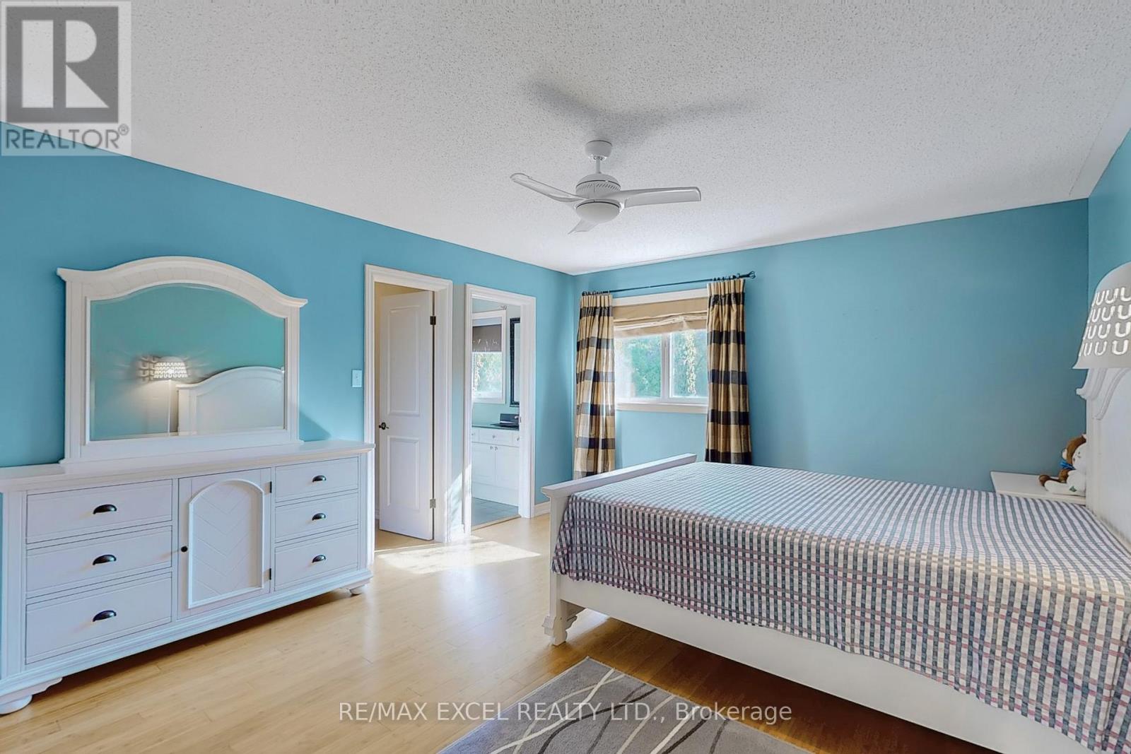5368 Vail Court, Mississauga (Central Erin Mills), Ontario  L5M 6G9 - Photo 26 - W12407327