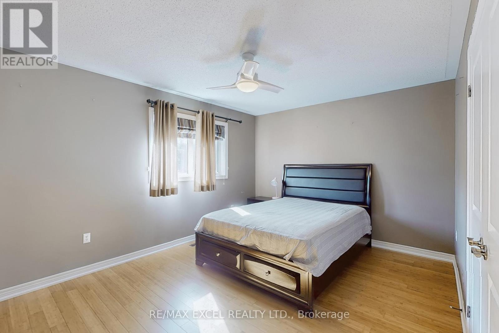 5368 Vail Court, Mississauga (Central Erin Mills), Ontario  L5M 6G9 - Photo 29 - W12407327