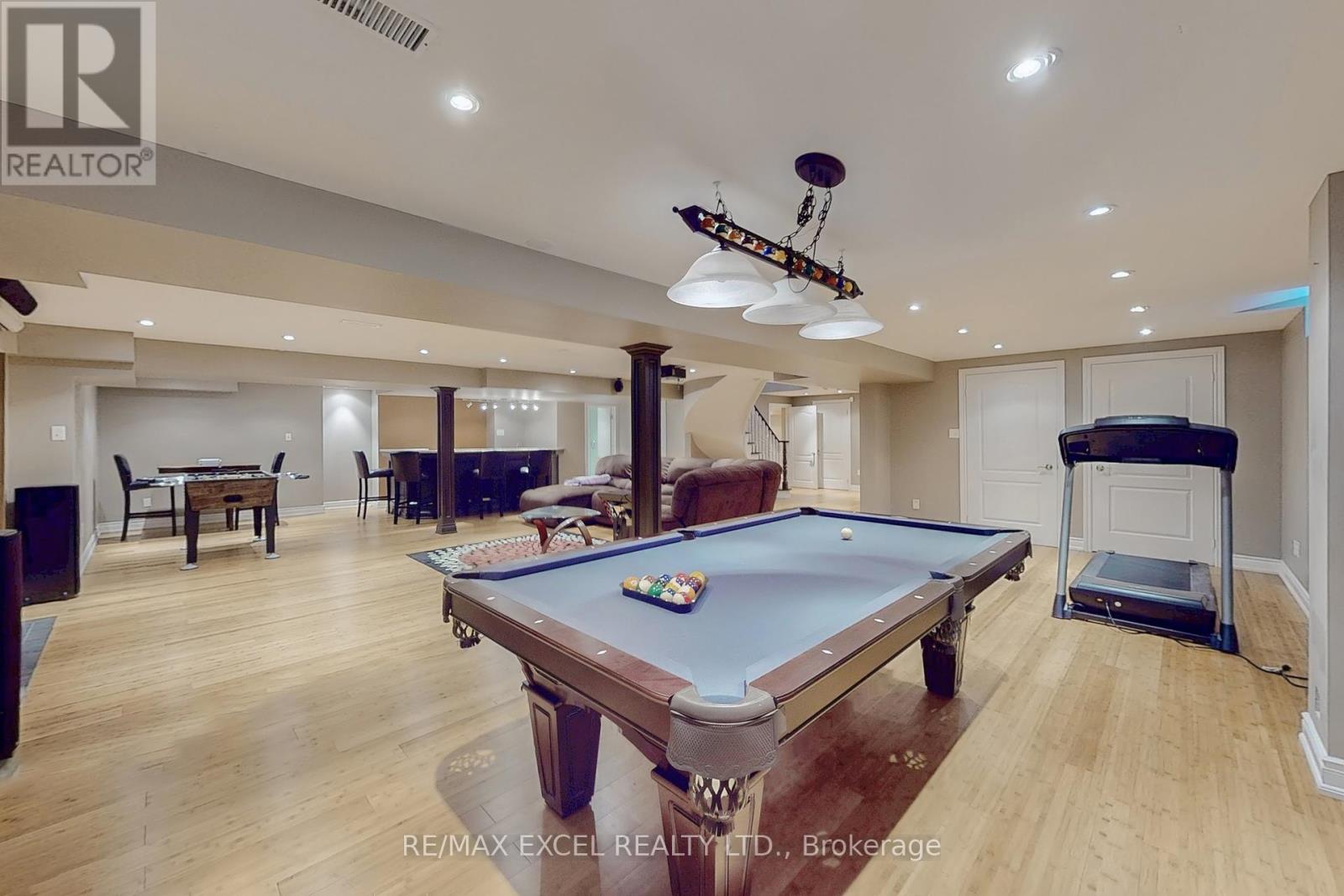 5368 Vail Court, Mississauga (Central Erin Mills), Ontario  L5M 6G9 - Photo 38 - W12407327