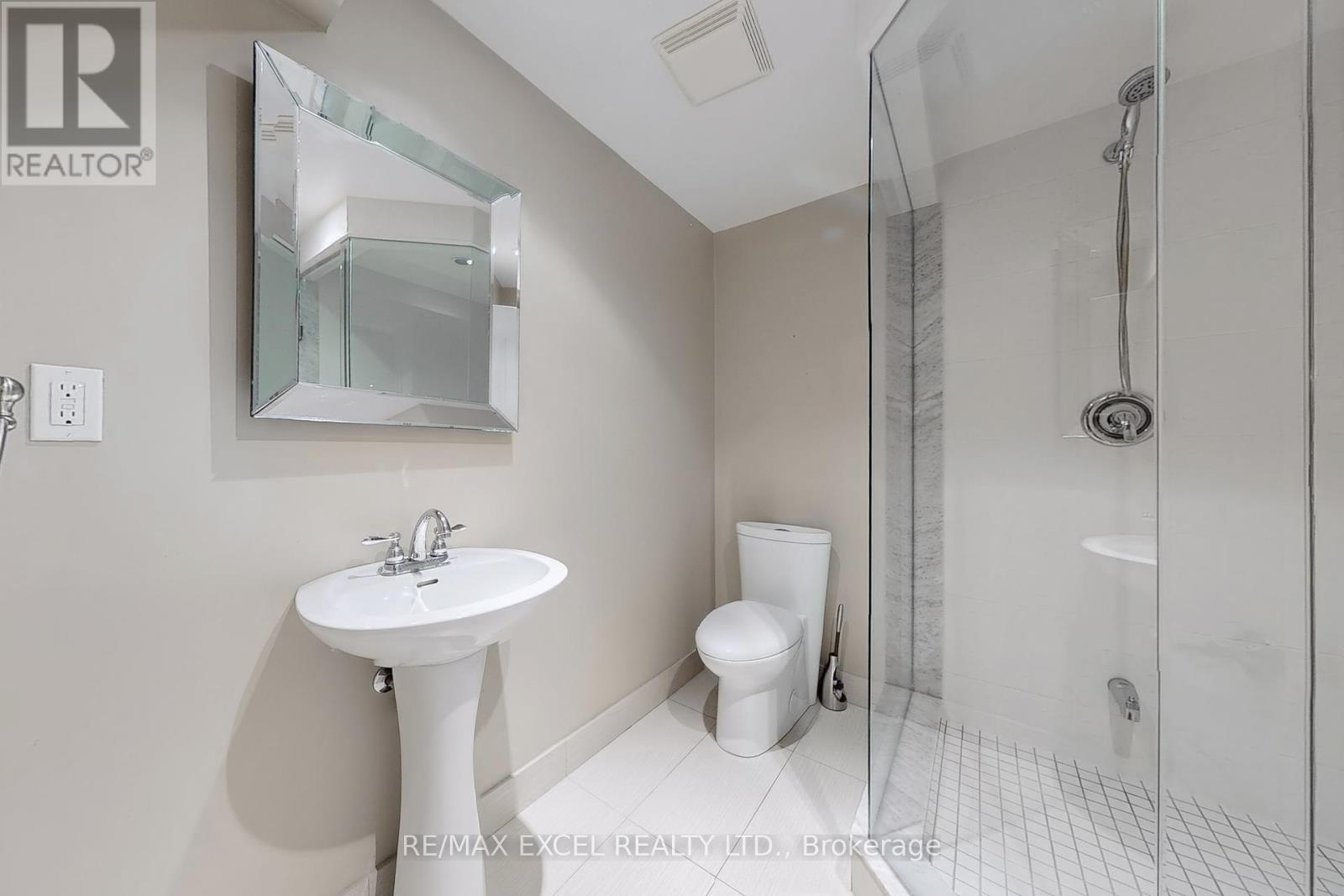 5368 Vail Court, Mississauga (Central Erin Mills), Ontario  L5M 6G9 - Photo 40 - W12407327
