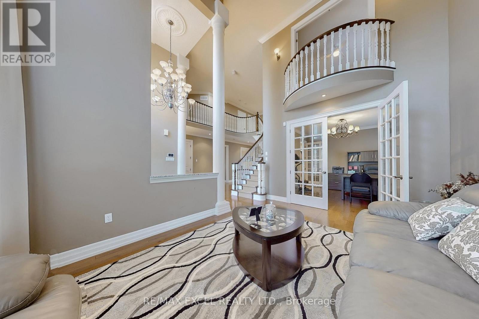 5368 Vail Court, Mississauga (Central Erin Mills), Ontario  L5M 6G9 - Photo 8 - W12407327