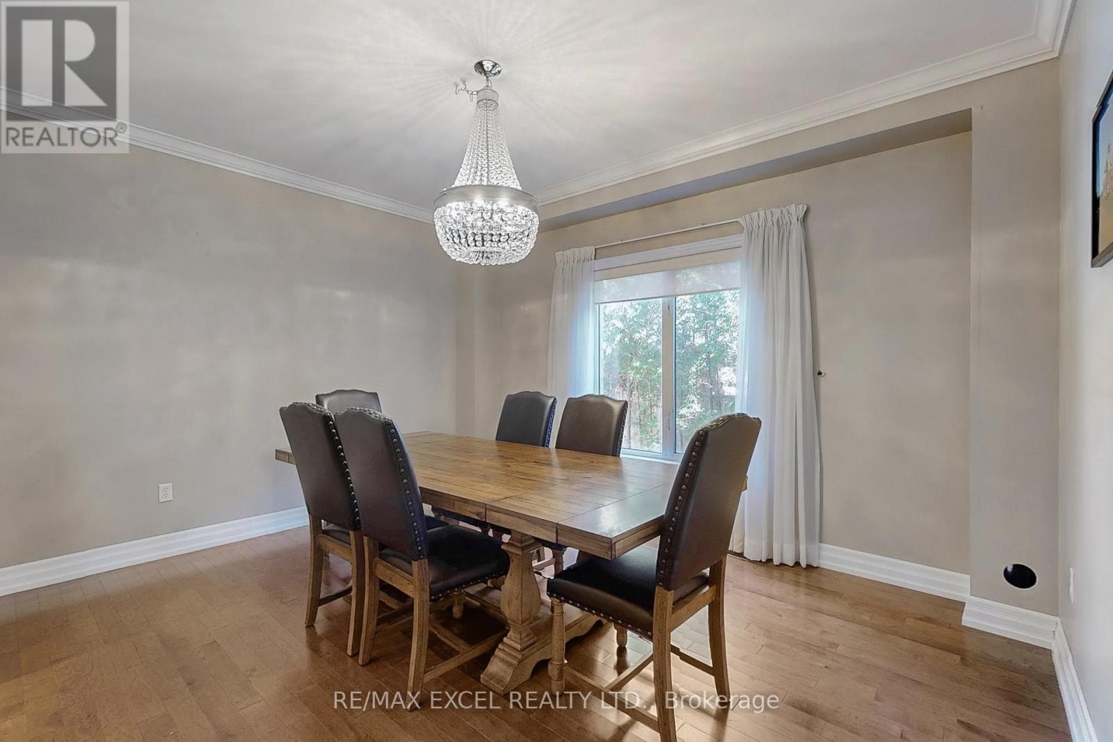 5368 Vail Court, Mississauga (Central Erin Mills), Ontario  L5M 6G9 - Photo 9 - W12407327