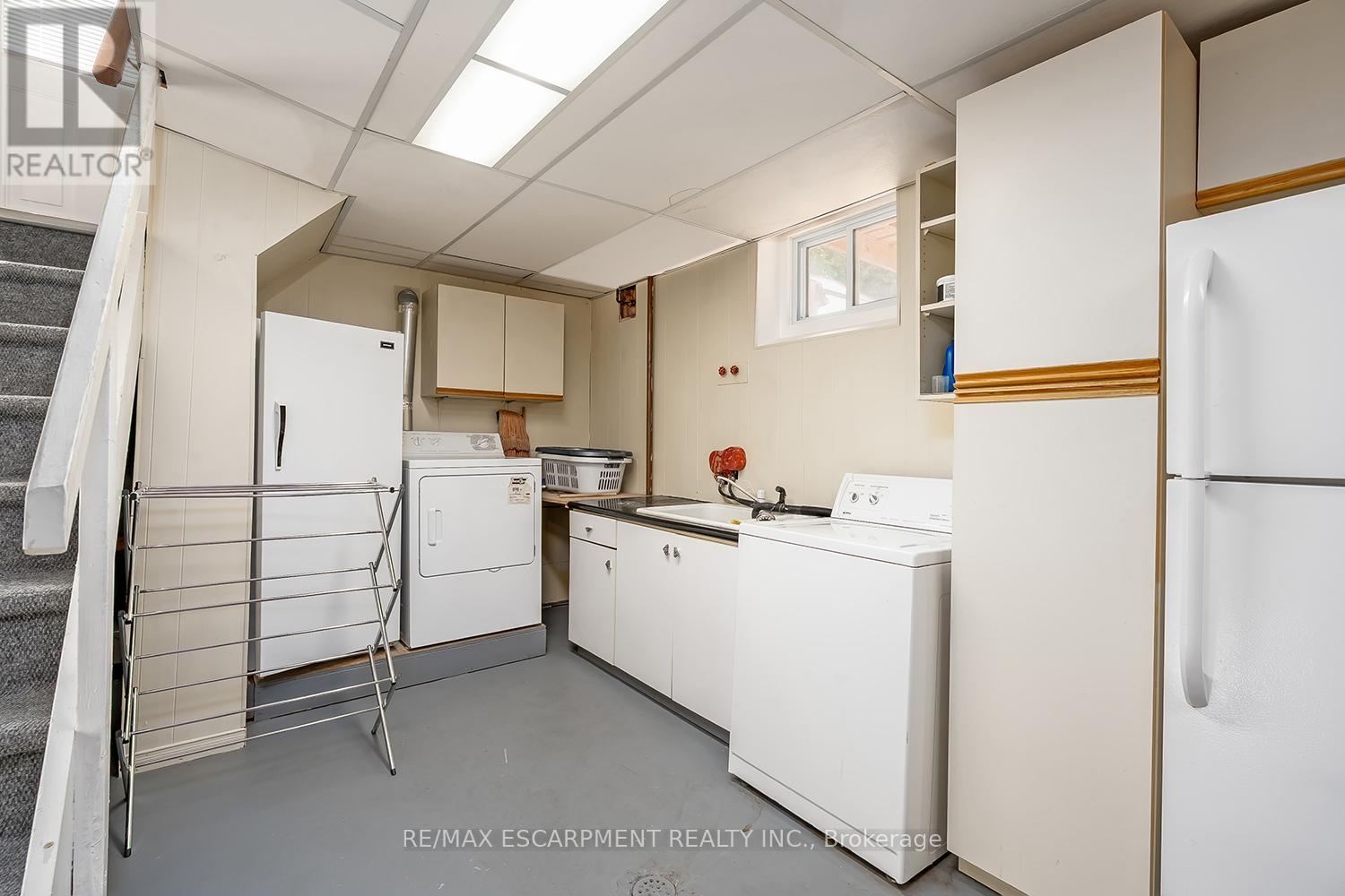 414 Third Line, Oakville, Ontario  L6L 4A5 - Photo 23 - W12407338