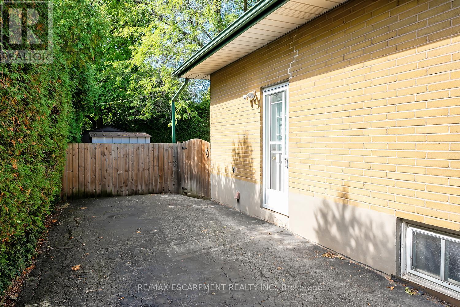 414 Third Line, Oakville, Ontario  L6L 4A5 - Photo 24 - W12407338