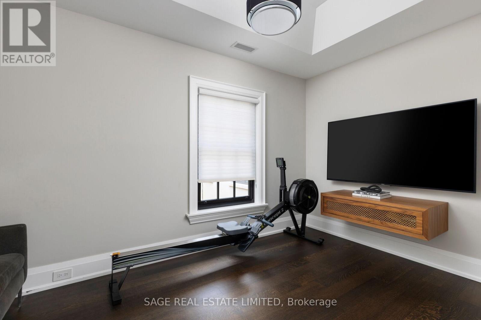 55 Strath Avenue, Toronto, Ontario  M8X 1R4 - Photo 31 - W12407339