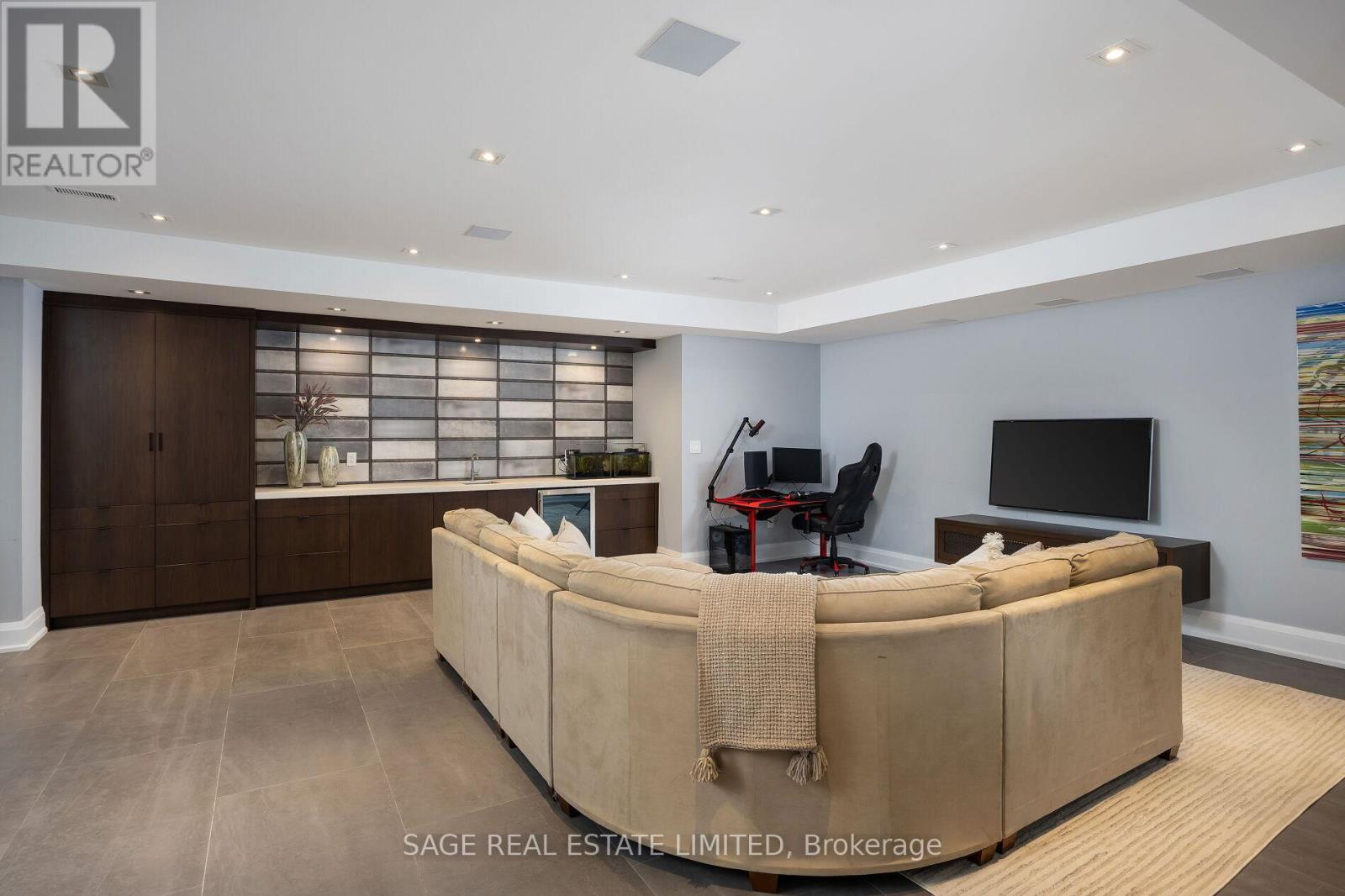 55 Strath Avenue, Toronto, Ontario  M8X 1R4 - Photo 42 - W12407339