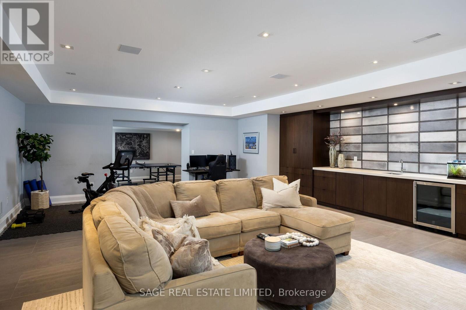 55 Strath Avenue, Toronto, Ontario  M8X 1R4 - Photo 43 - W12407339