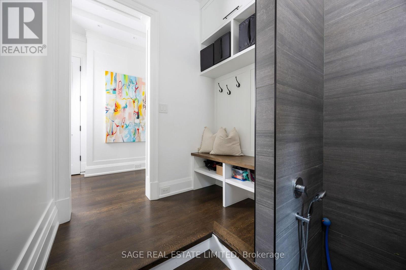 55 Strath Avenue, Toronto, Ontario  M8X 1R4 - Photo 7 - W12407339