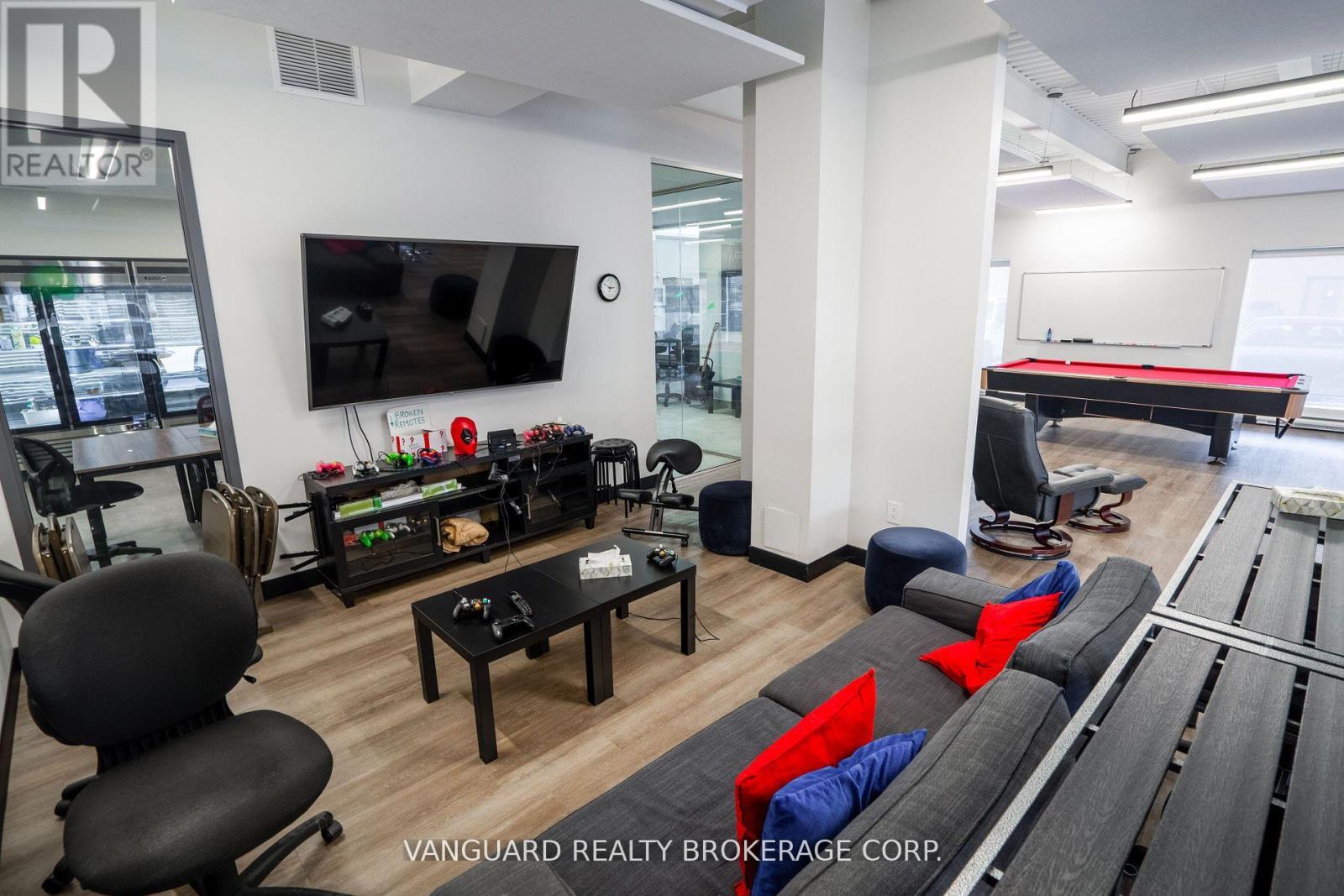 Main - 14 Abacus Road, Brampton, Ontario  L6T 5B7 - Photo 17 - W12407344