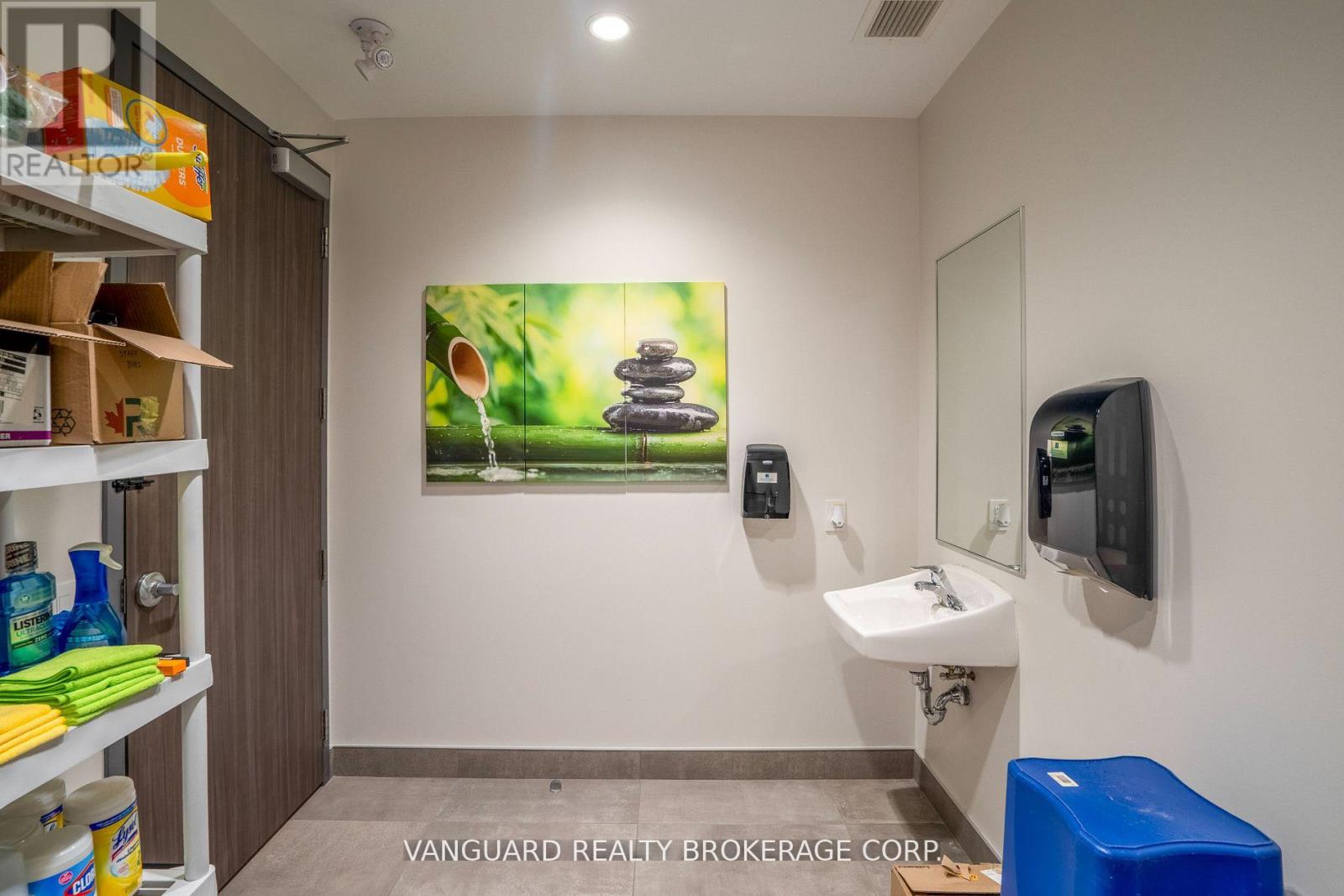 Main - 14 Abacus Road, Brampton, Ontario  L6T 5B7 - Photo 33 - W12407344