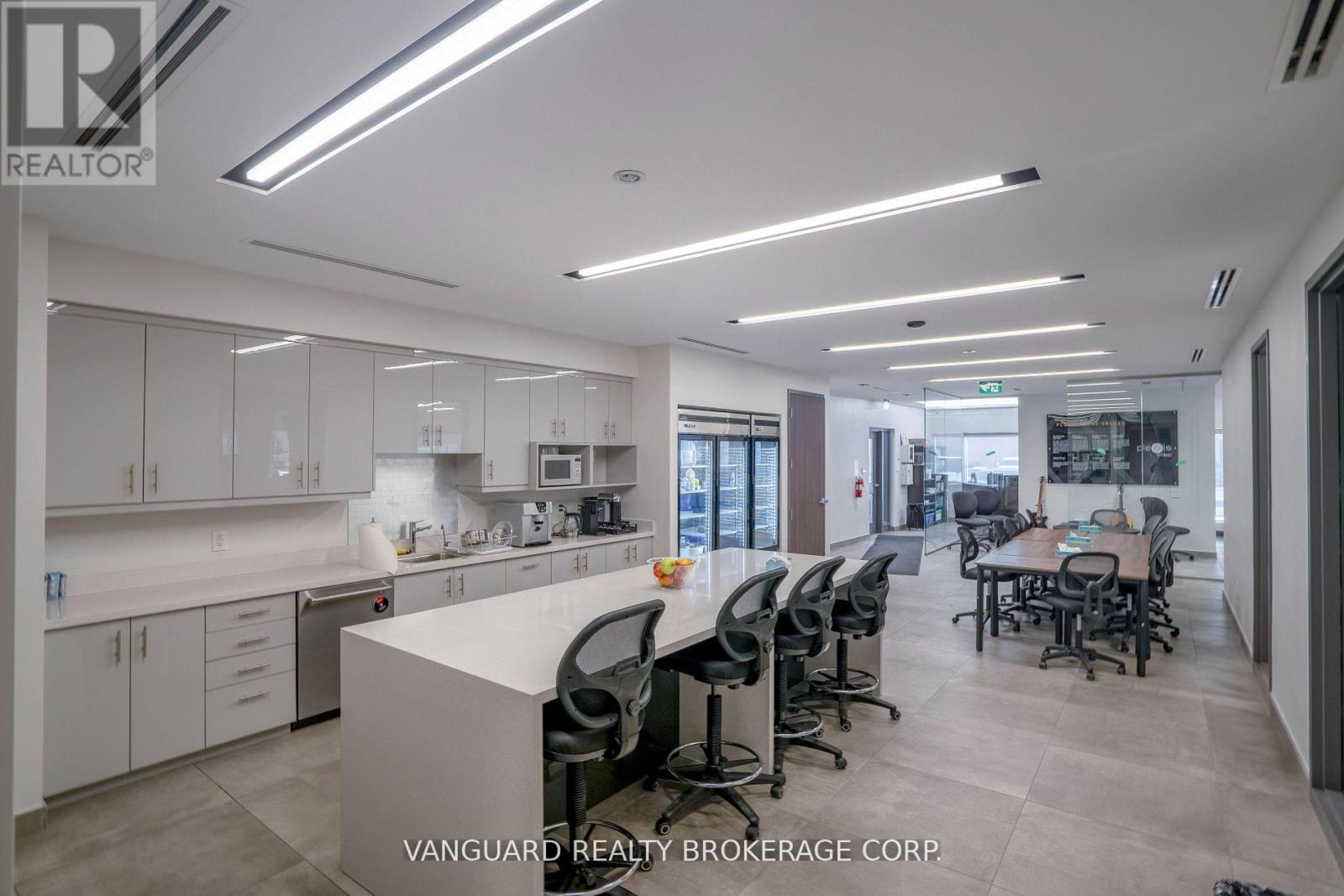 Main/ 2nd - 14 Abacus Road, Brampton, Ontario  L6T 5B7 - Photo 23 - W12407347