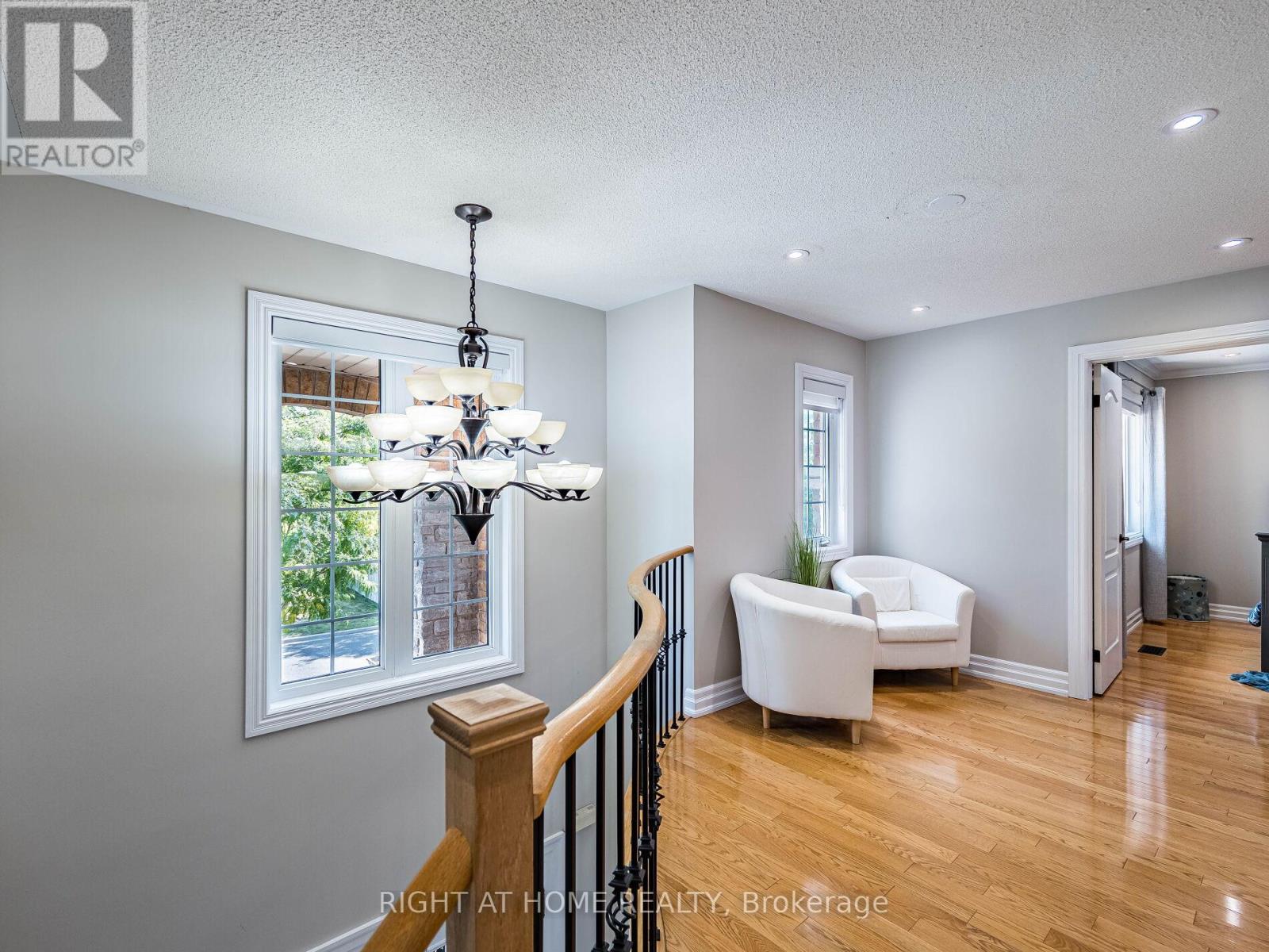 6 Berrycreek Drive, Brampton (Fletcher's Meadow), Ontario  L7A 2M7 - Photo 19 - W12407400