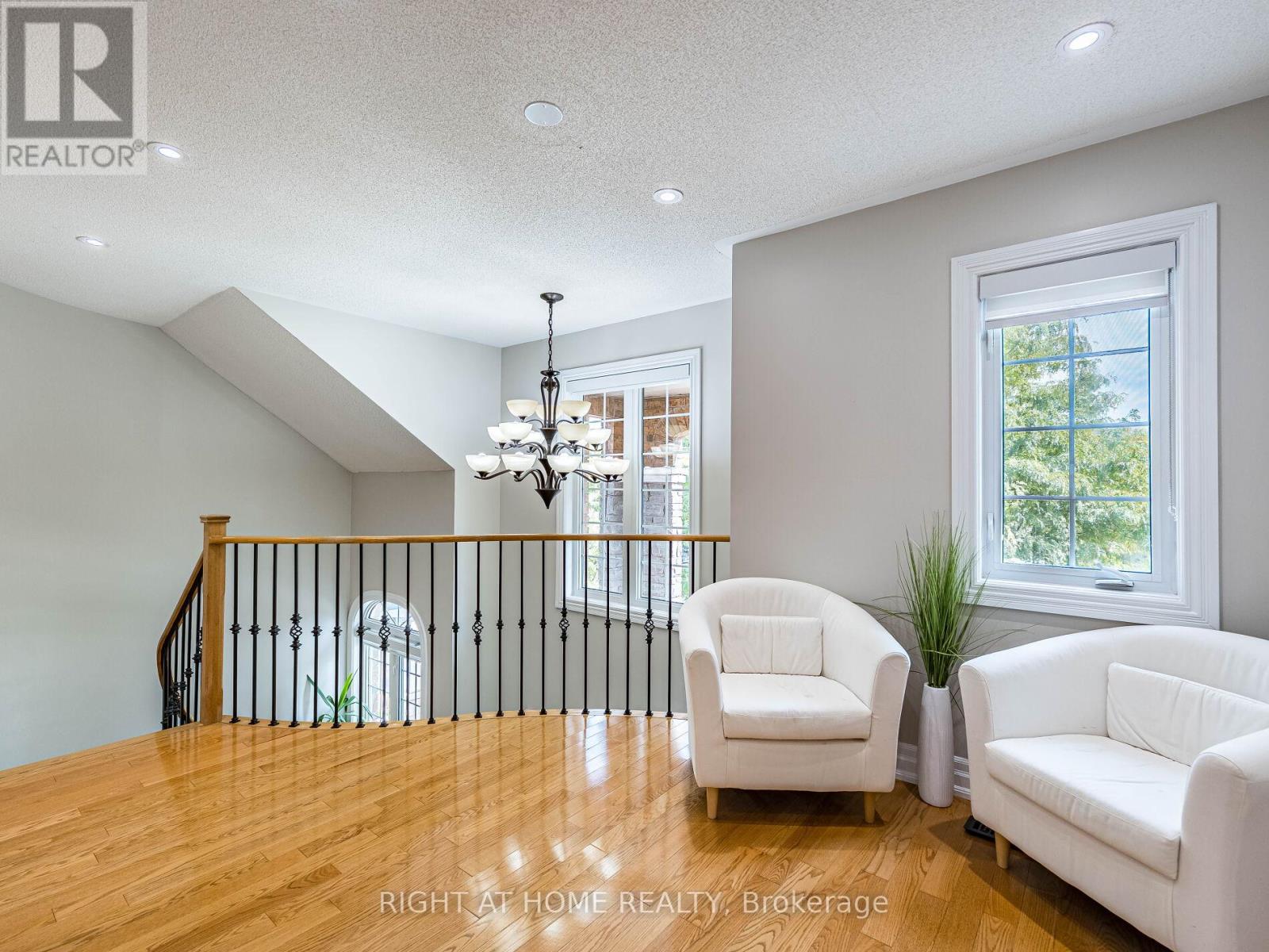 6 Berrycreek Drive, Brampton (Fletcher's Meadow), Ontario  L7A 2M7 - Photo 20 - W12407400