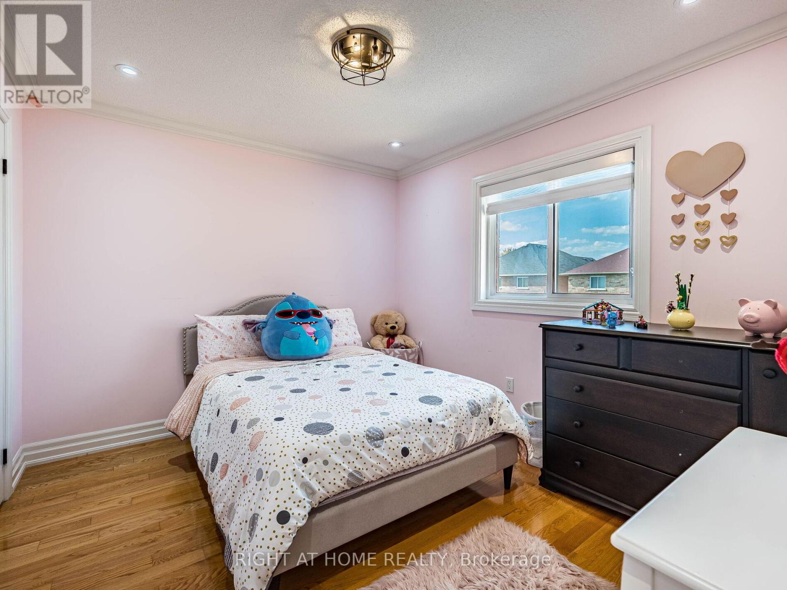 6 Berrycreek Drive, Brampton (Fletcher's Meadow), Ontario  L7A 2M7 - Photo 26 - W12407400