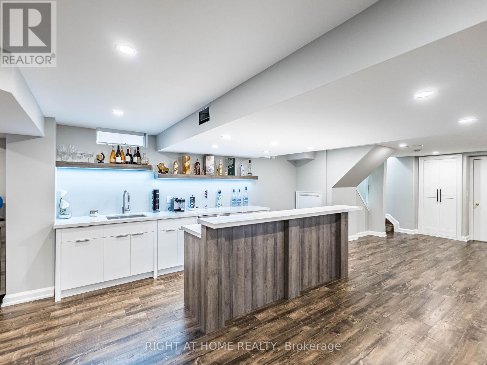 6 Berrycreek Drive, Brampton (Fletcher's Meadow), Ontario  L7A 2M7 - Photo 33 - W12407400