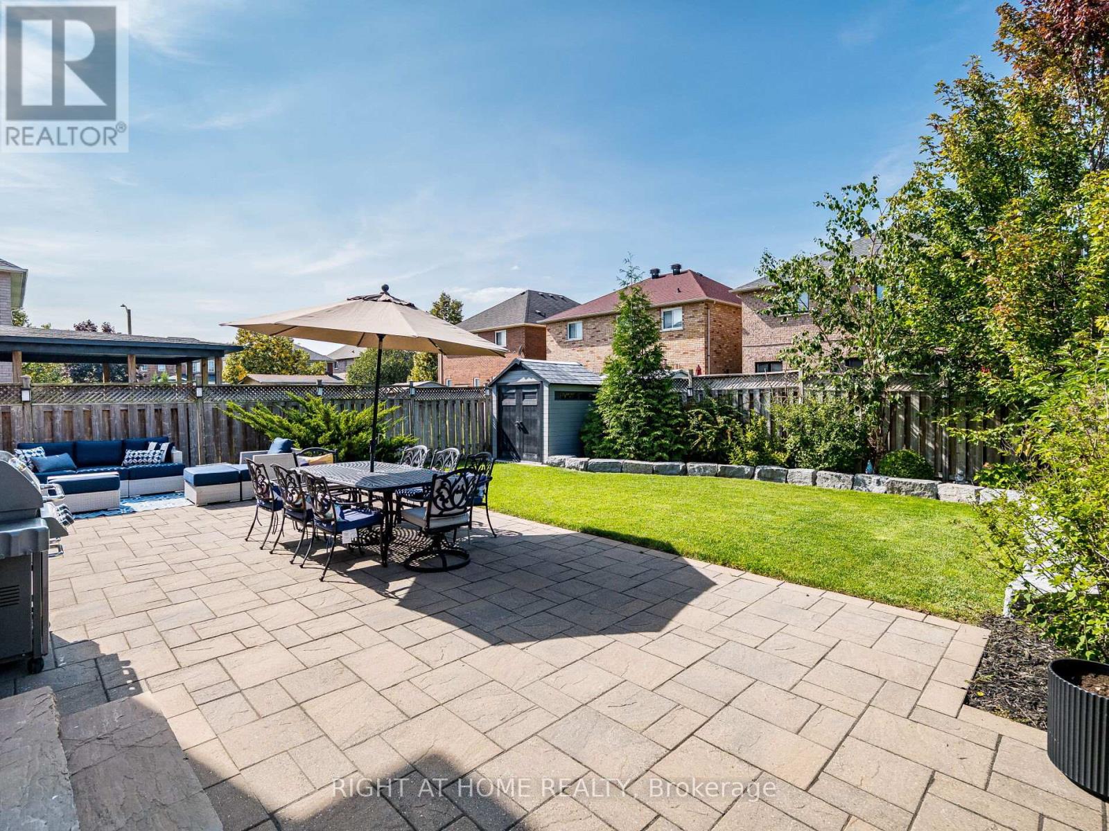 6 Berrycreek Drive, Brampton (Fletcher's Meadow), Ontario  L7A 2M7 - Photo 39 - W12407400
