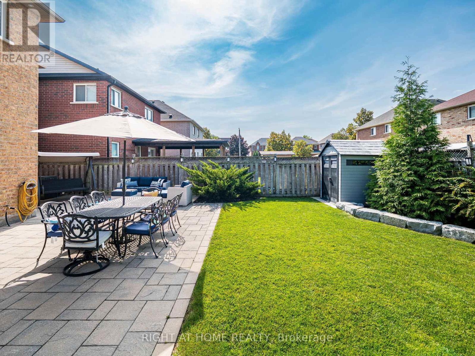 6 Berrycreek Drive, Brampton (Fletcher's Meadow), Ontario  L7A 2M7 - Photo 40 - W12407400