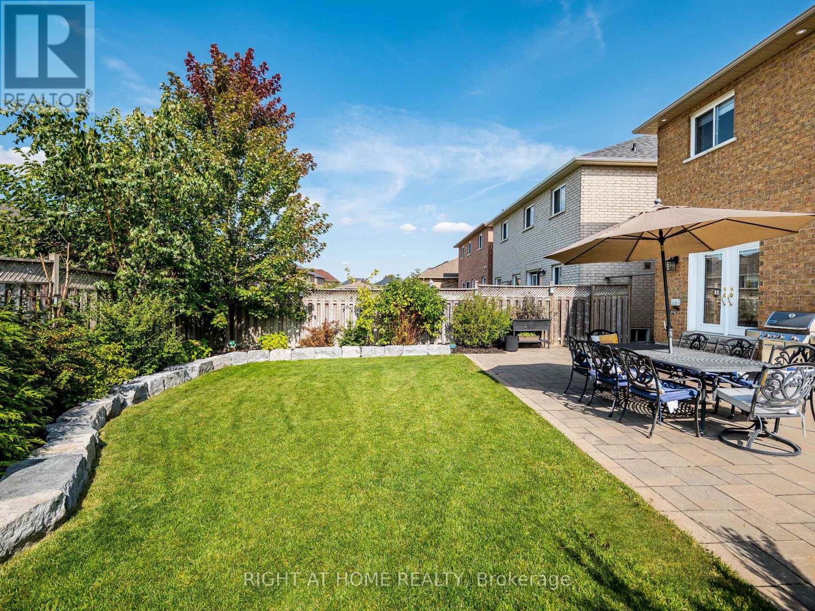 6 Berrycreek Drive, Brampton (Fletcher's Meadow), Ontario  L7A 2M7 - Photo 43 - W12407400