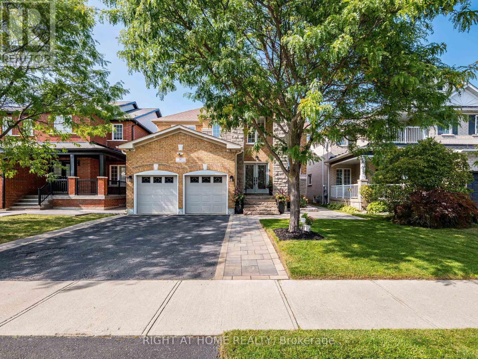 6 Berrycreek Drive, Brampton (Fletcher's Meadow), Ontario  L7A 2M7 - Photo 50 - W12407400