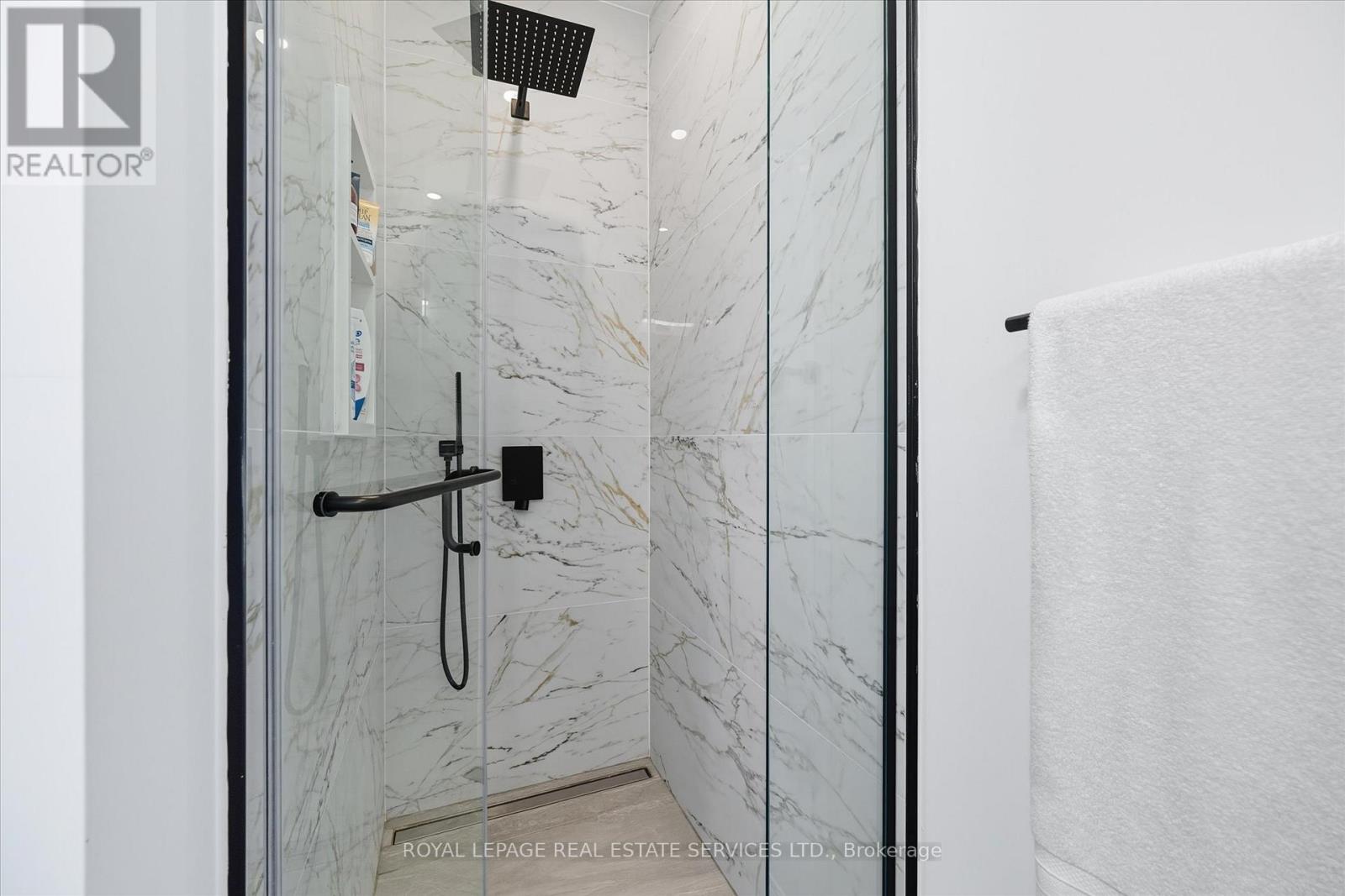 396 River Side Drive, Oakville, Ontario  L6K 3N7 - Photo 26 - W12407429