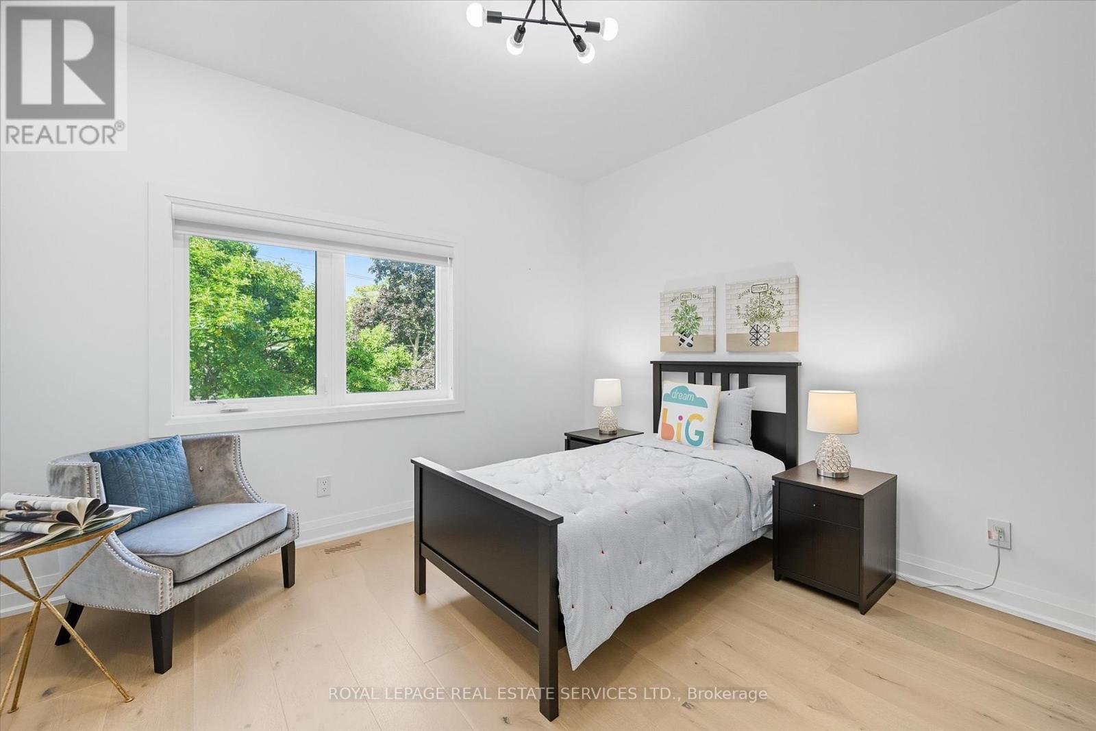 396 River Side Drive, Oakville, Ontario  L6K 3N7 - Photo 28 - W12407429
