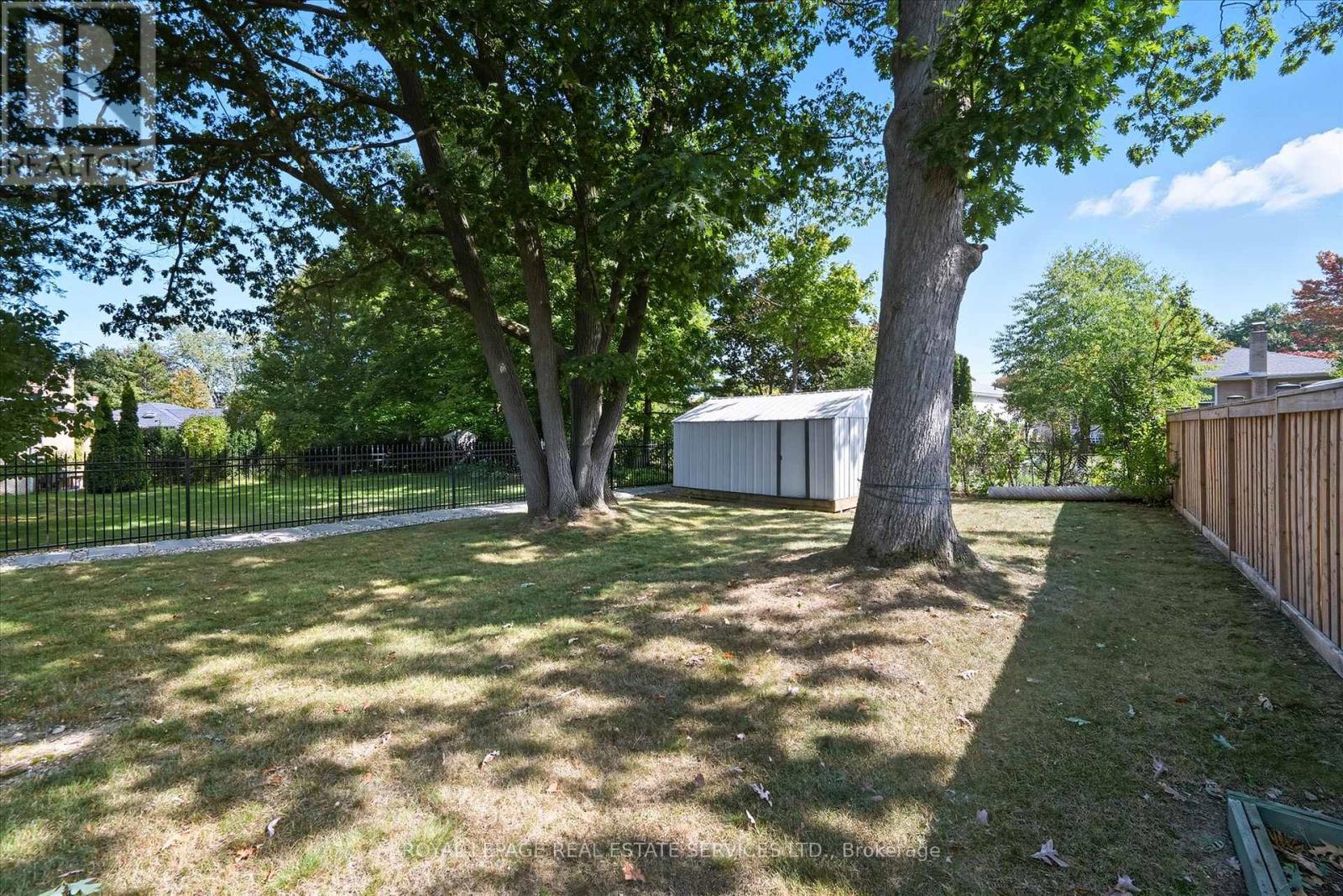 396 River Side Drive, Oakville, Ontario  L6K 3N7 - Photo 45 - W12407429
