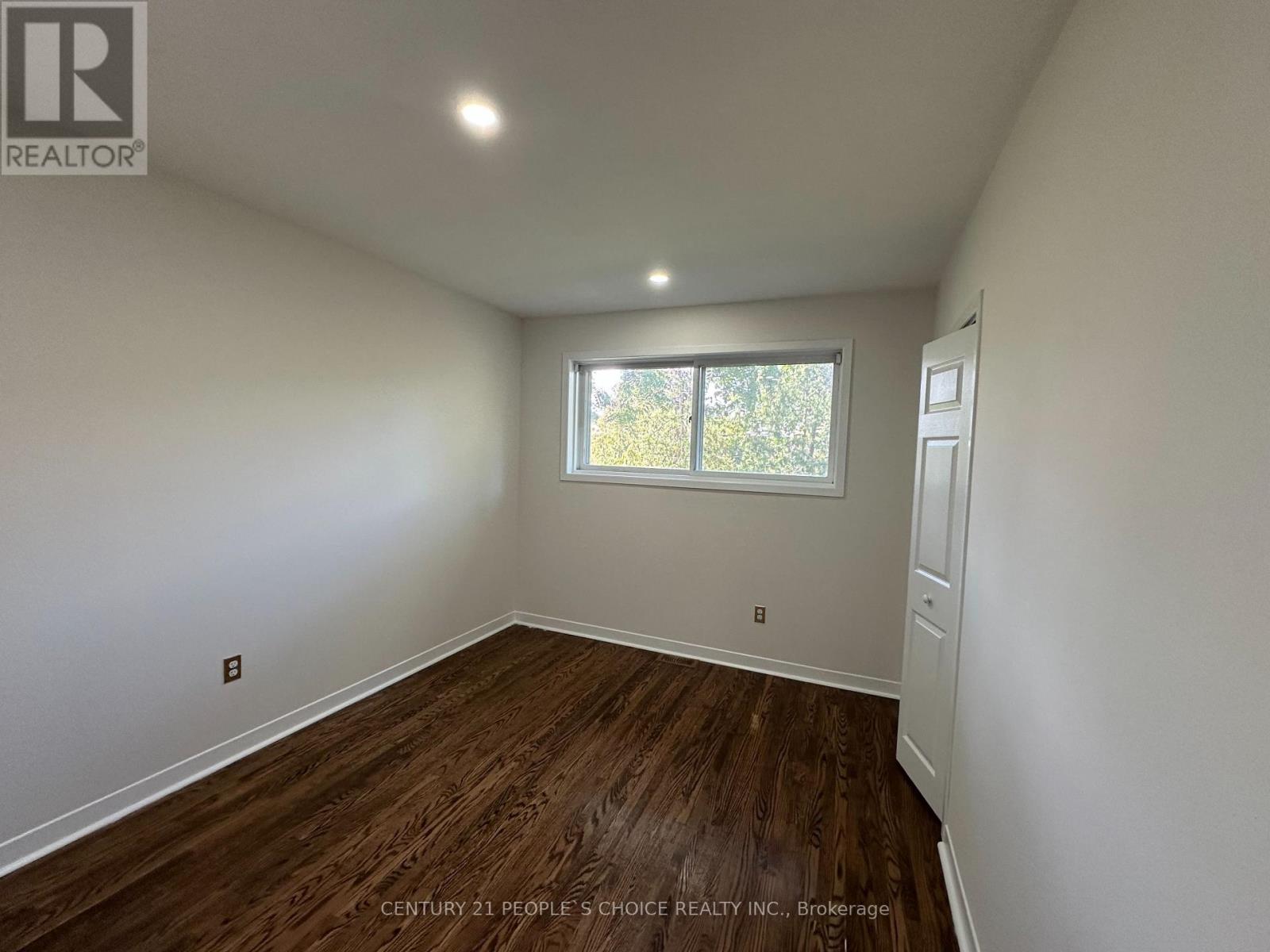1252 Mont Clair Drive, Oakville, Ontario  L6H 1Z4 - Photo 23 - W12386305