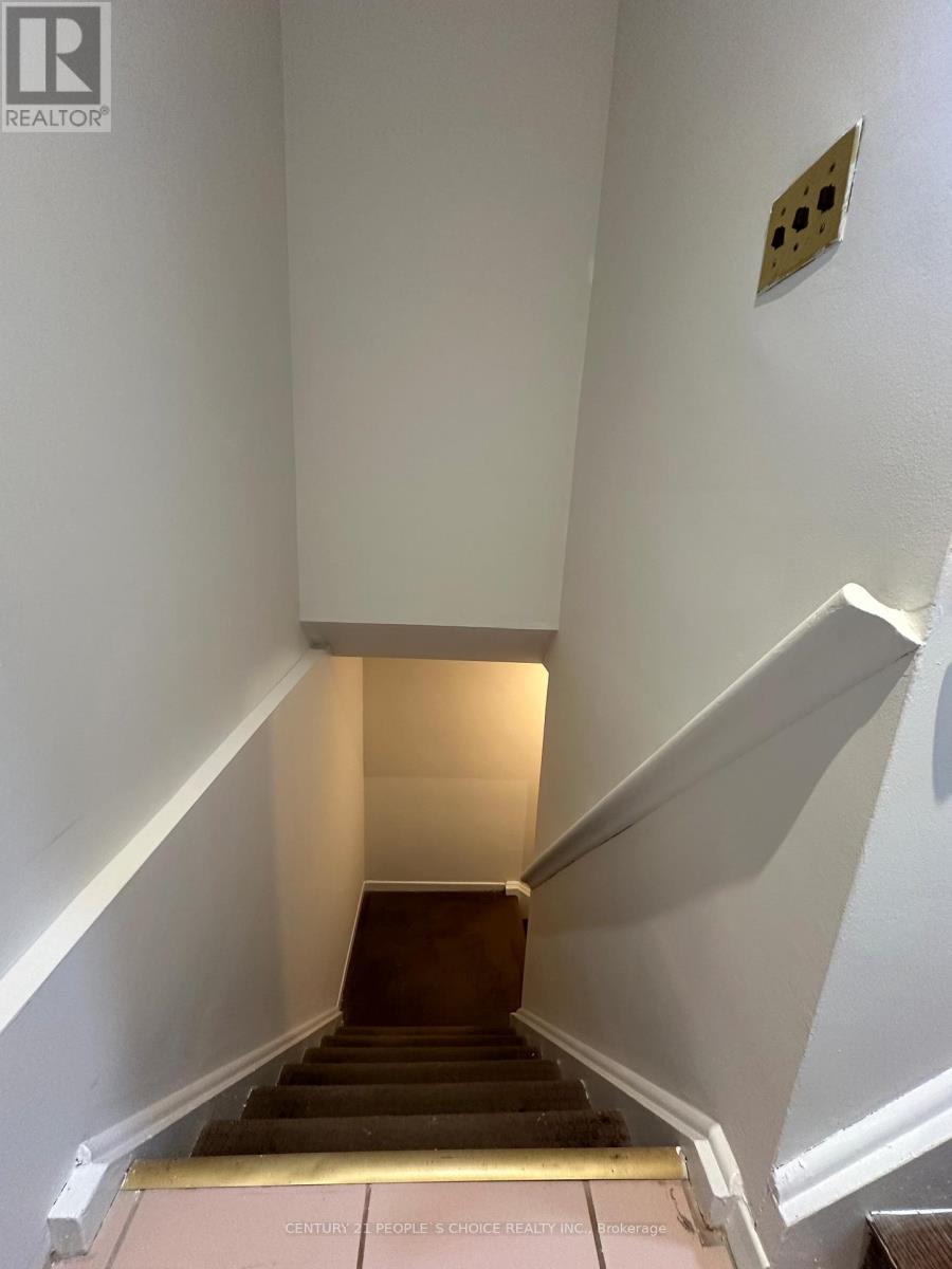 1252 Mont Clair Drive, Oakville, Ontario  L6H 1Z4 - Photo 29 - W12386305