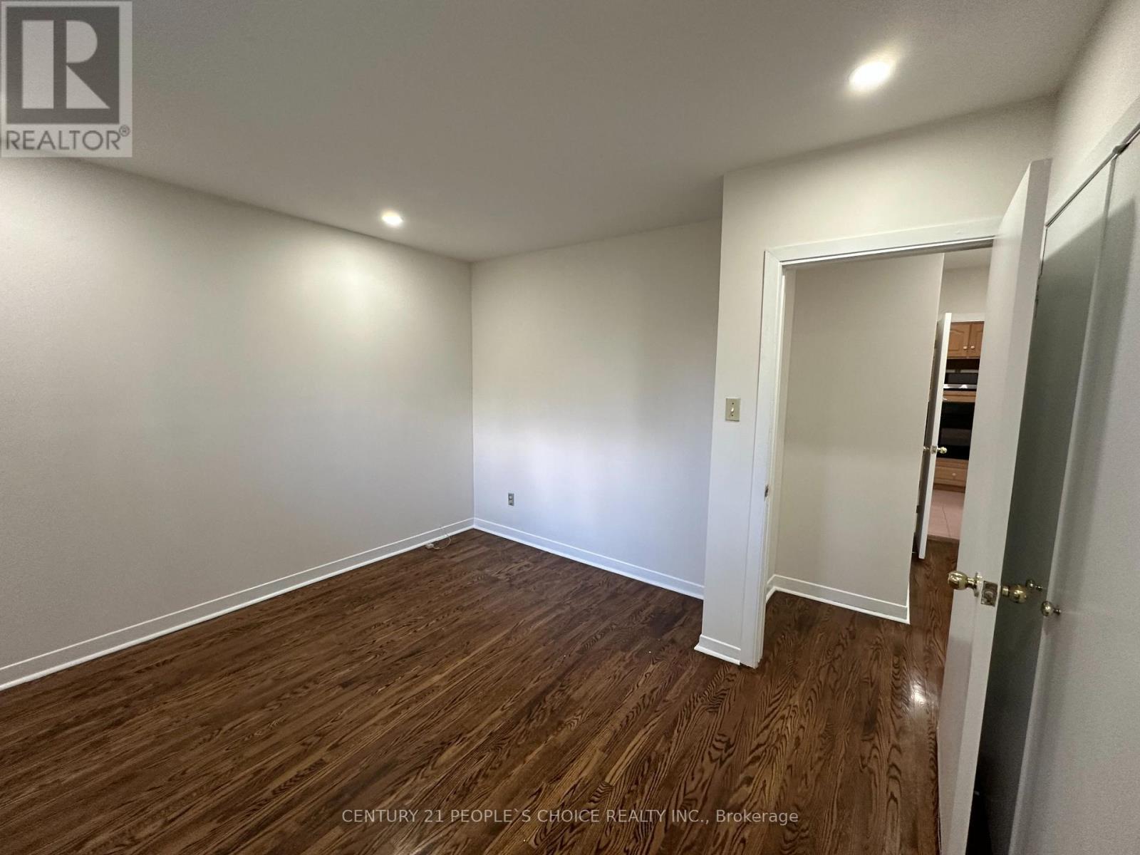 1252 Mont Clair Drive, Oakville, Ontario  L6H 1Z4 - Photo 25 - W12386305