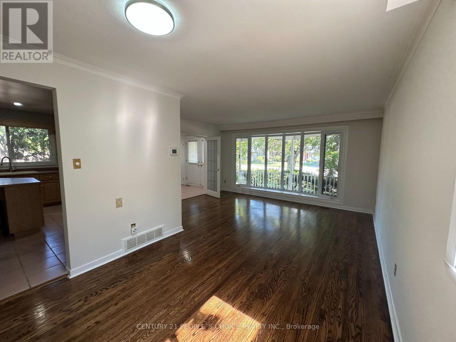 1252 Mont Clair Drive, Oakville, Ontario  L6H 1Z4 - Photo 10 - W12386305