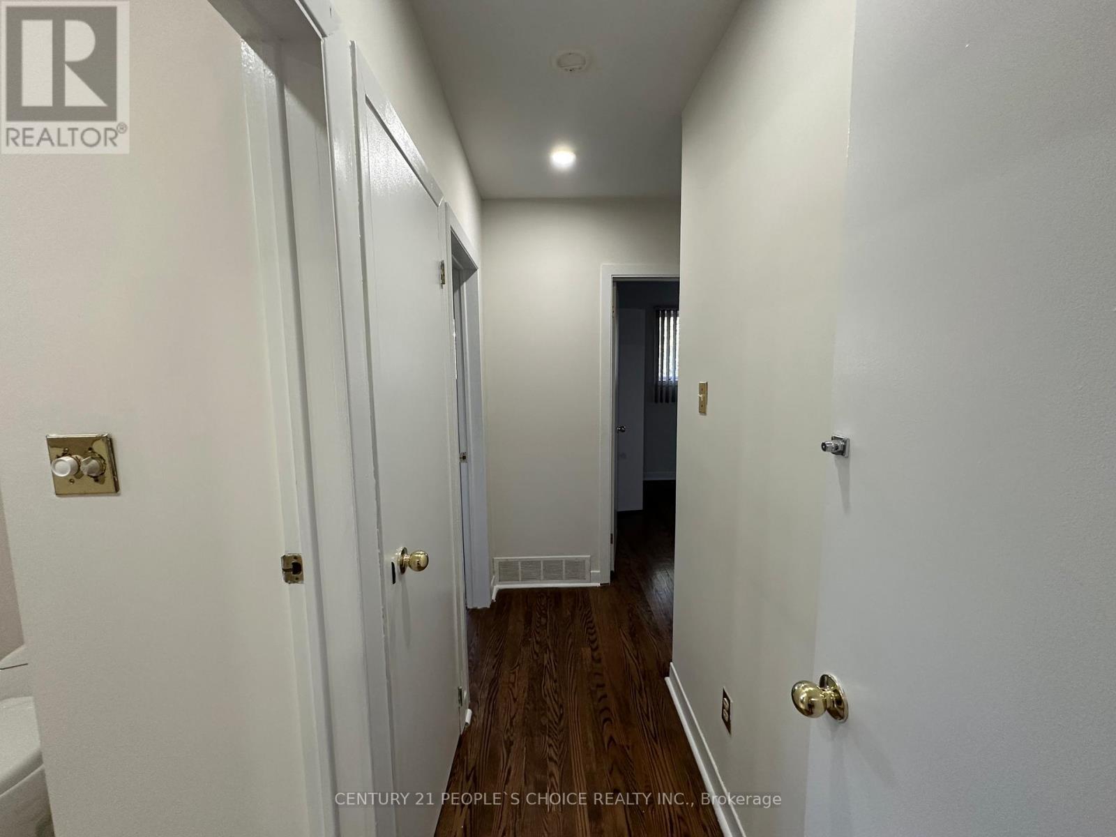 1252 Mont Clair Drive, Oakville, Ontario  L6H 1Z4 - Photo 21 - W12386305
