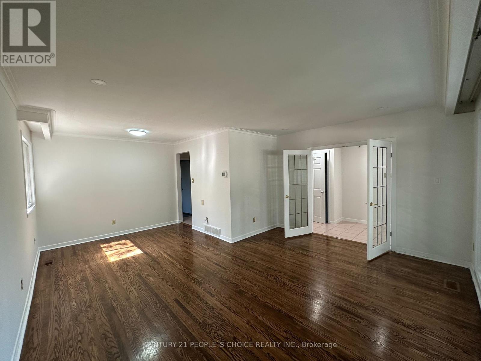 1252 Mont Clair Drive, Oakville, Ontario  L6H 1Z4 - Photo 8 - W12386305