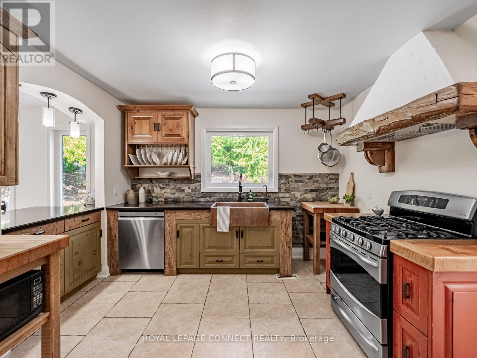 11215 Amos Drive, Milton, Ontario  L0P 1B0 - Photo 18 - W12407184