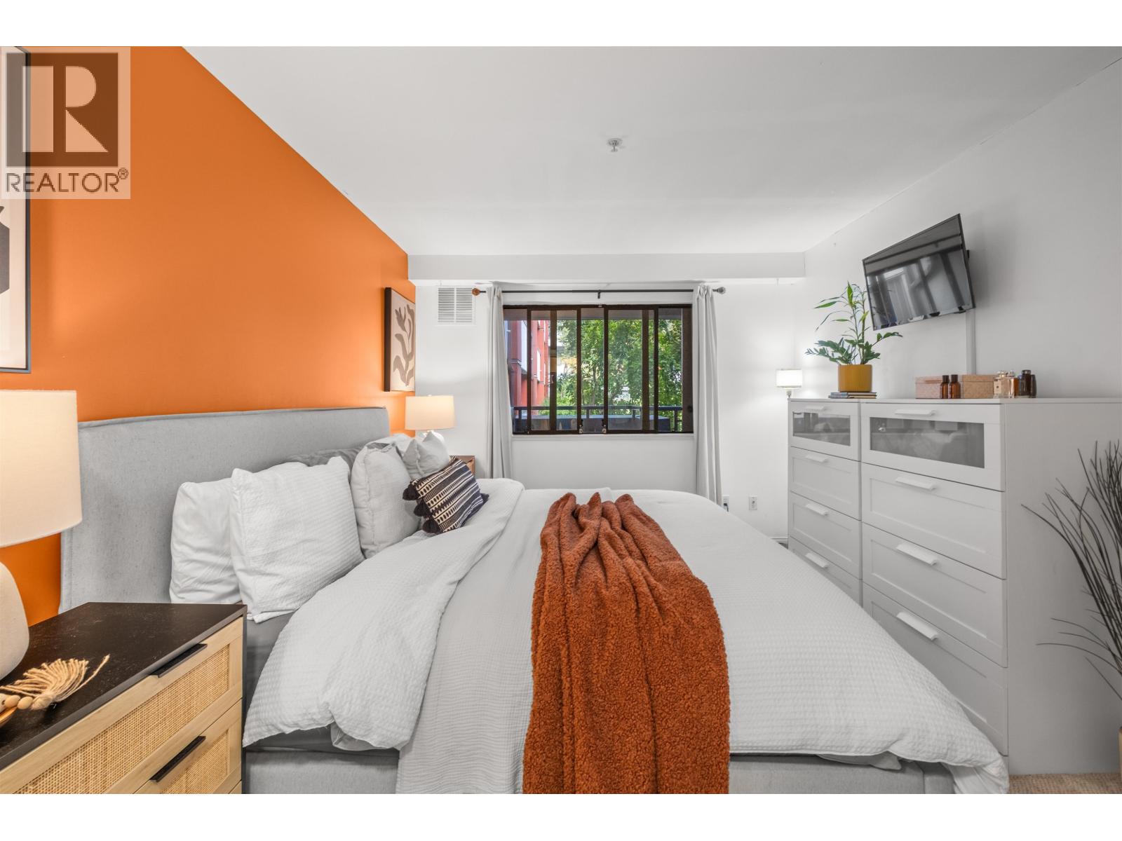 305 305 Lonsdale Avenue, North Vancouver, British Columbia  V7M 3G3 - Photo 10 - R3048518
