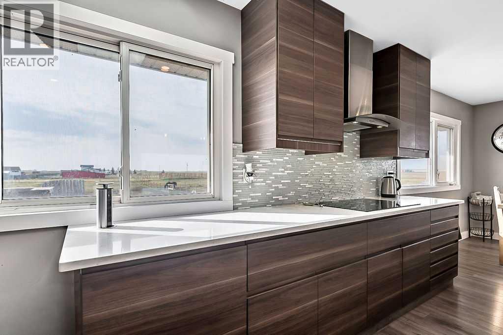 233055 Range Road 250, Rural Wheatland County, Alberta  T1P 1J6 - Photo 9 - A2256052