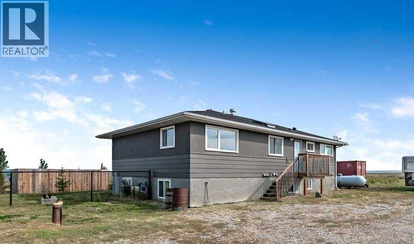 233055 Range Road 250, Rural Wheatland County, Alberta  T1P 1J6 - Photo 2 - A2256052