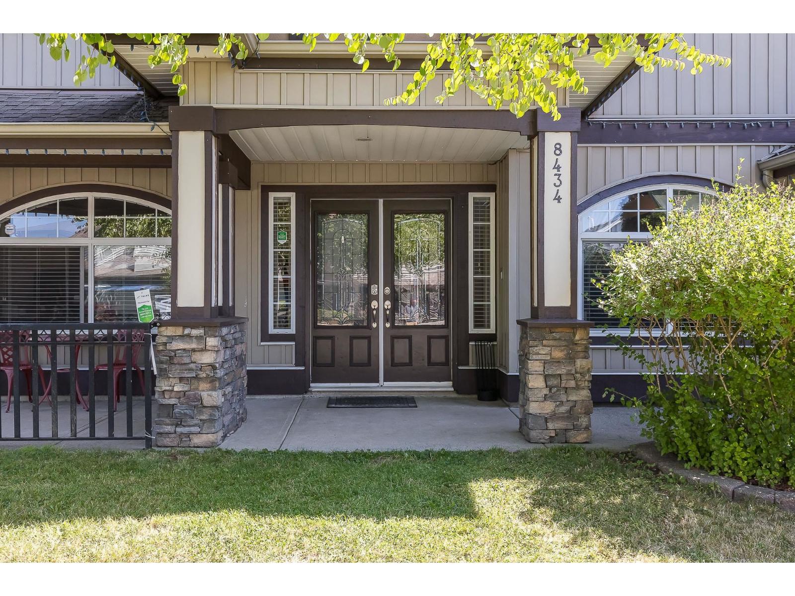 8434 Fennell Street, Mission, British Columbia  V4S 1M5 - Photo 2 - R3048347