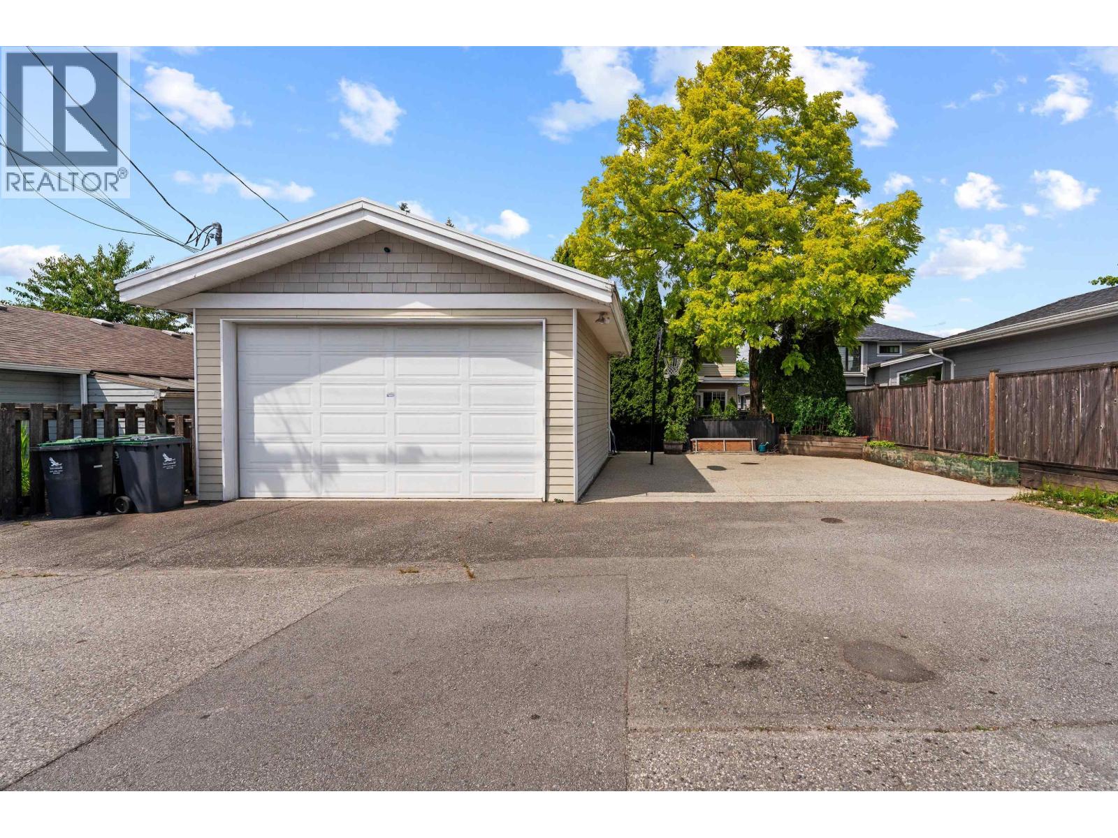 749 E 10th Street, North Vancouver, British Columbia  V7L 2G2 - Photo 33 - R3048552