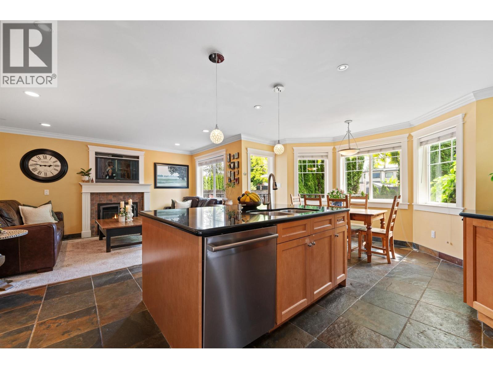 749 E 10th Street, North Vancouver, British Columbia  V7L 2G2 - Photo 7 - R3048552