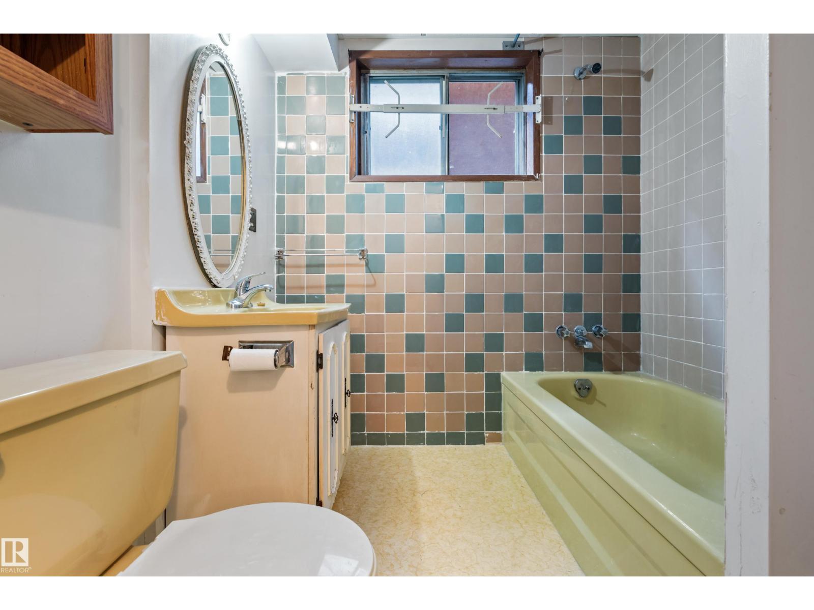9558 76 Av Nw, Edmonton, Alberta  T6C 0K2 - Photo 32 - E4458011