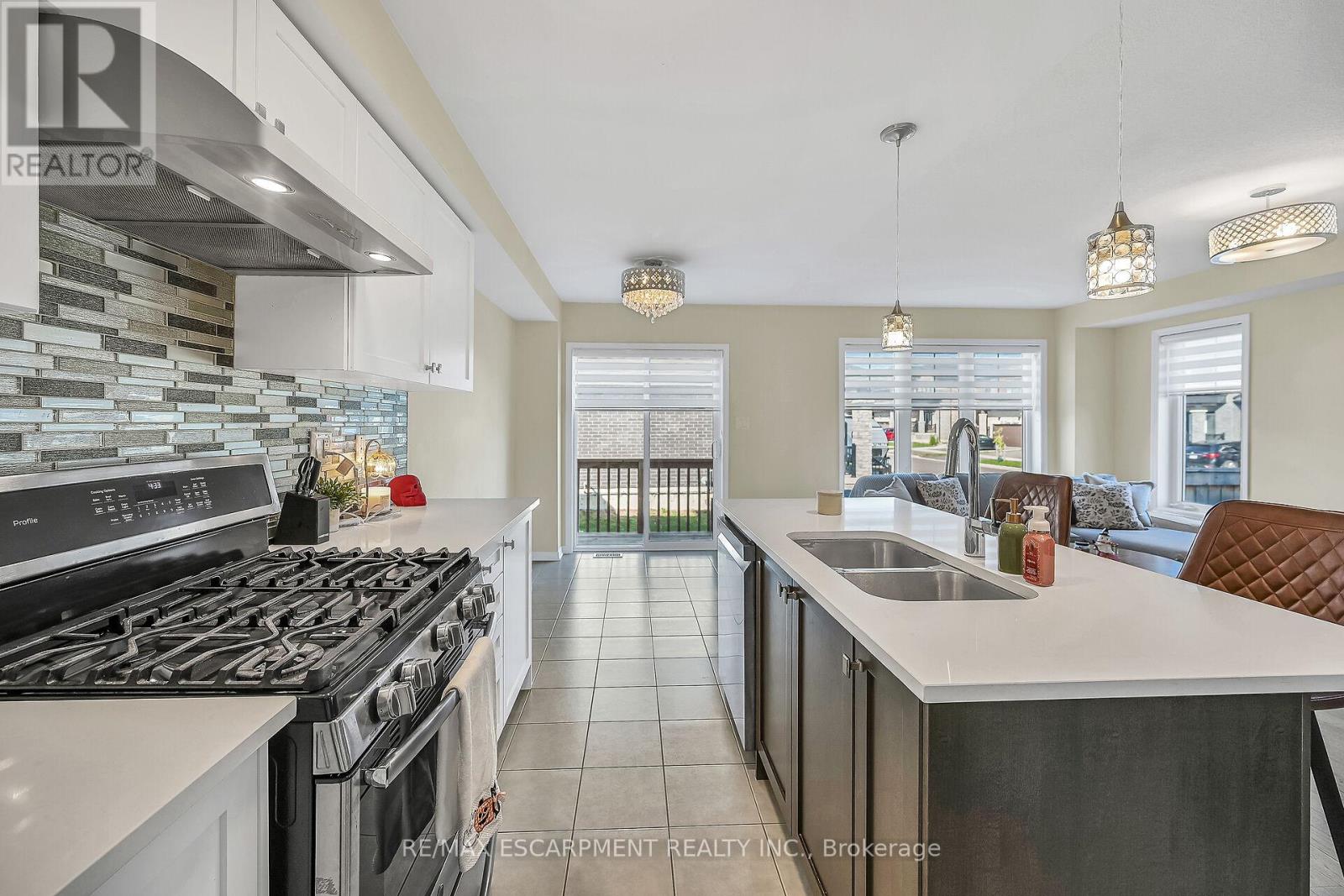 164 Maclachlan Avenue, Haldimand, Ontario  N3W 0C9 - Photo 15 - X12407319