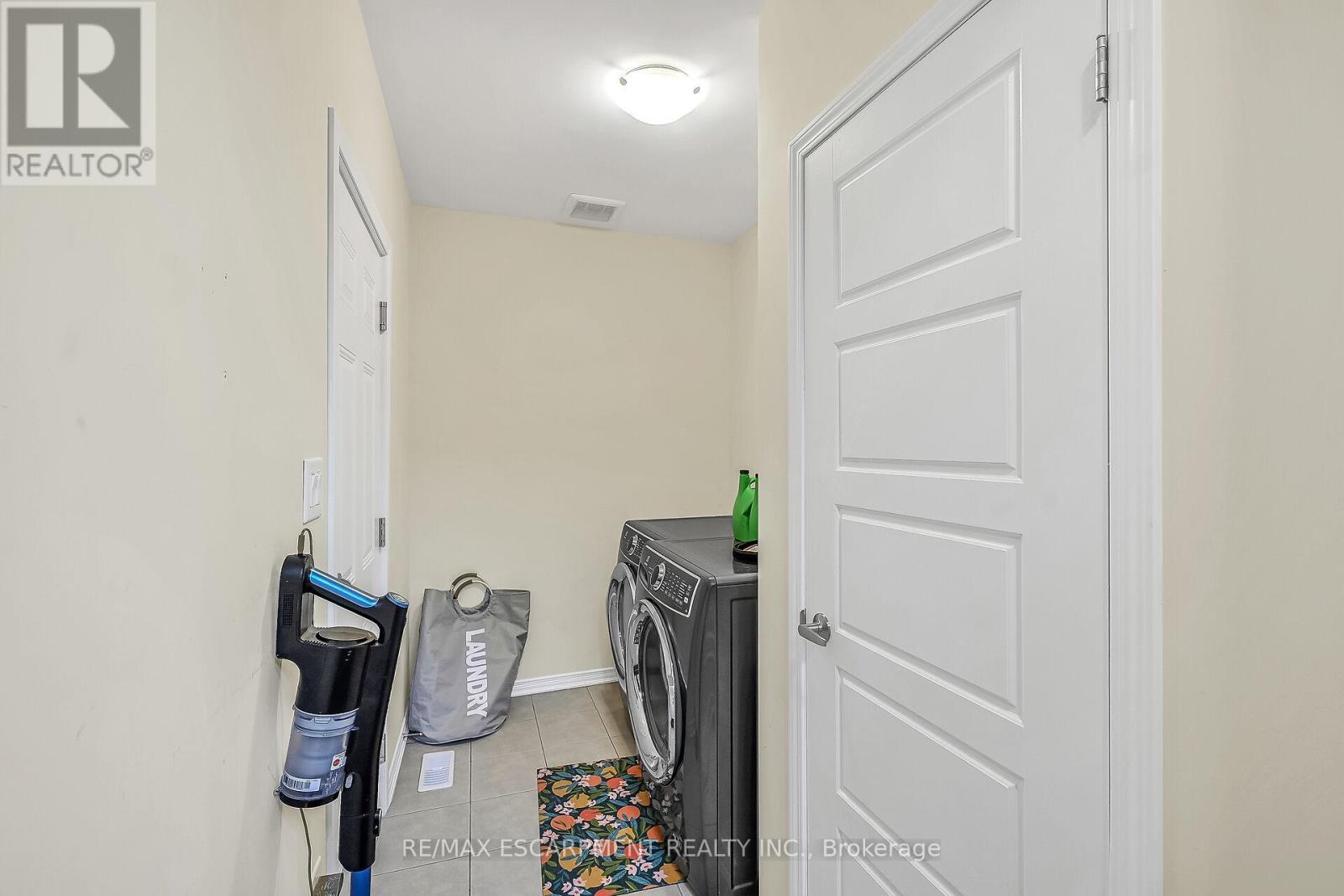 164 Maclachlan Avenue, Haldimand, Ontario  N3W 0C9 - Photo 22 - X12407319