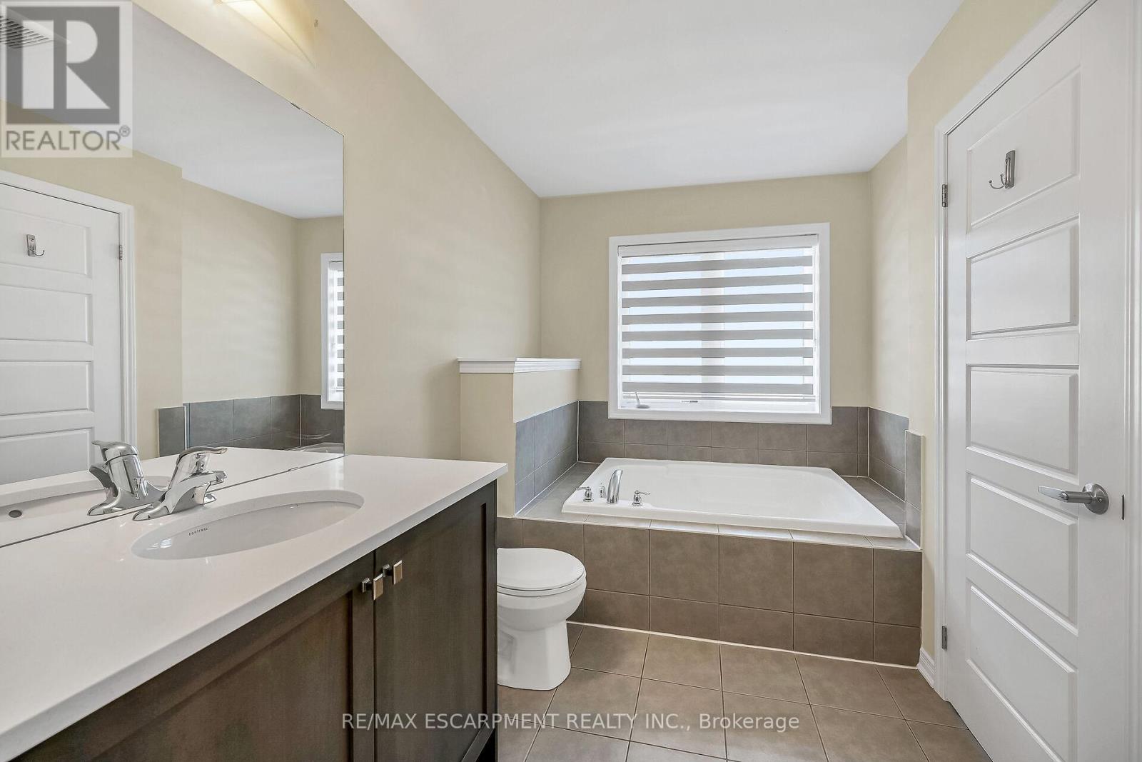 164 Maclachlan Avenue, Haldimand, Ontario  N3W 0C9 - Photo 27 - X12407319