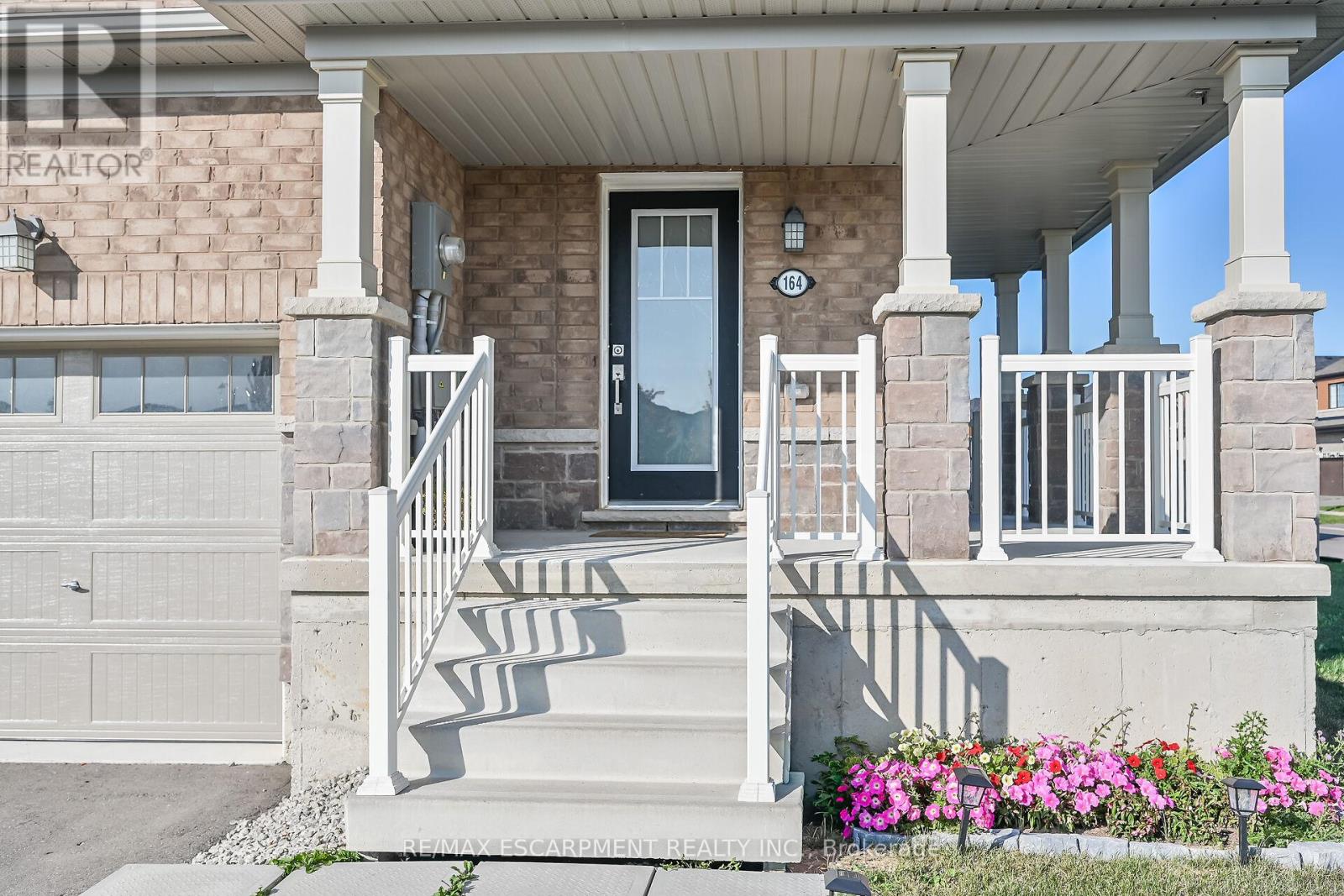 164 Maclachlan Avenue, Haldimand, Ontario  N3W 0C9 - Photo 4 - X12407319