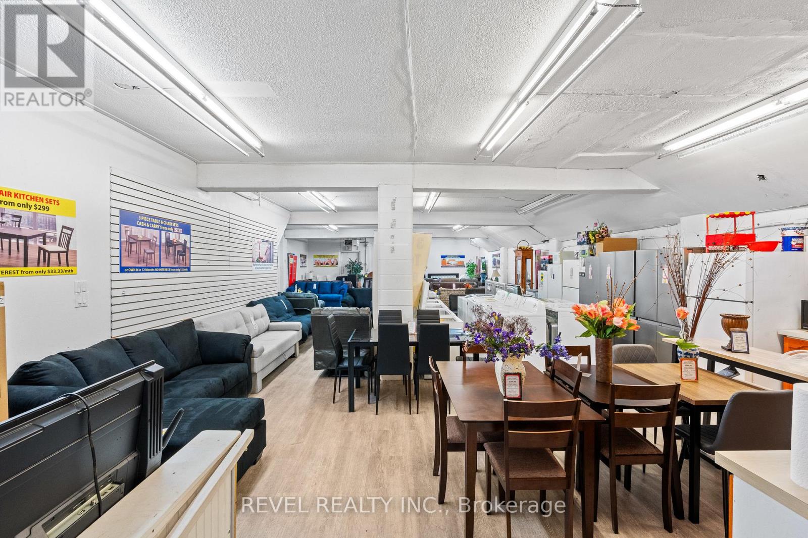 226 King Street, Welland, Ontario  L3B 3J7 - Photo 4 - X12407326