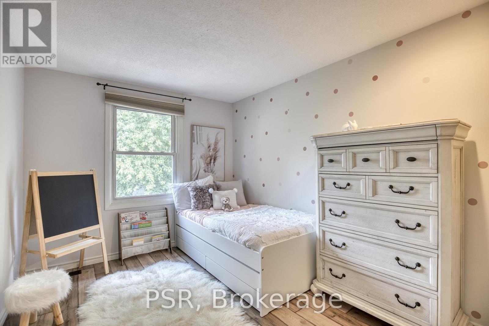 20 - 11 Grand River Boulevard, Kitchener, Ontario  N2A 2T2 - Photo 18 - X12407356