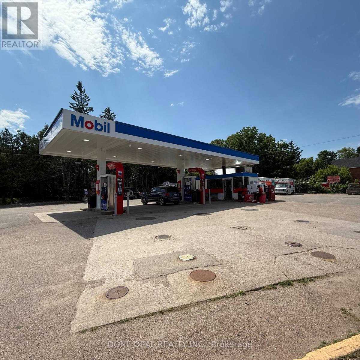 640 Pembroke Street W, Pembroke, Ontario  K8A 5P3 - Photo 3 - X12407394