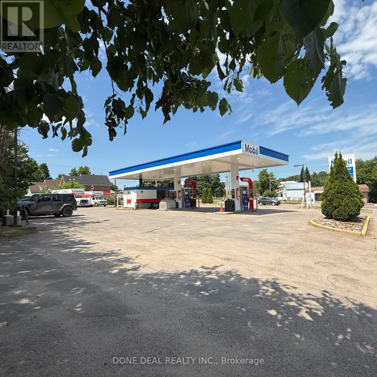 640 Pembroke Street W, Pembroke, Ontario  K8A 5P3 - Photo 6 - X12407394