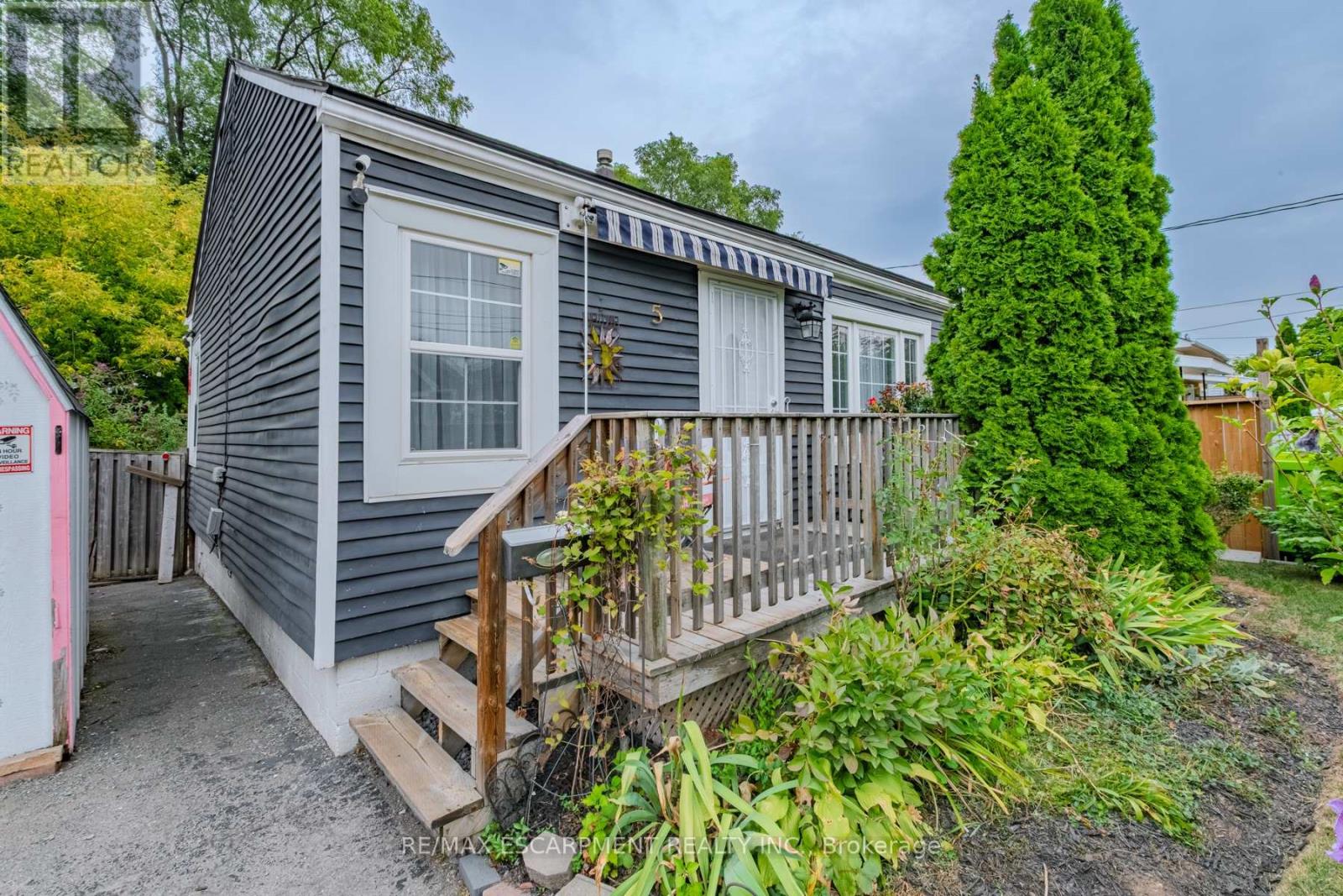 5 Dalhousie Avenue, Hamilton, Ontario  L8L 3J4 - Photo 2 - X12407421
