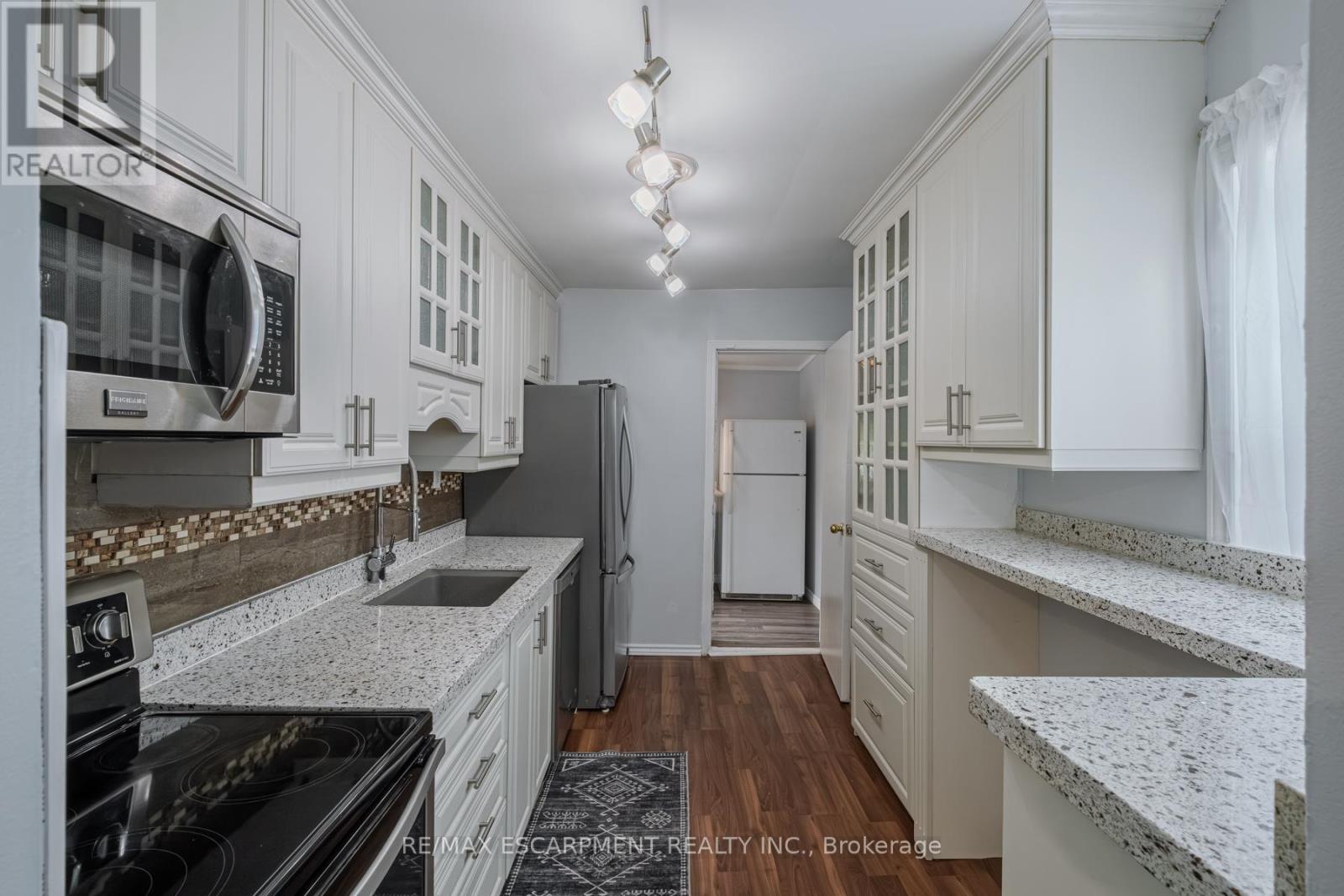 5 Dalhousie Avenue, Hamilton, Ontario  L8L 3J4 - Photo 23 - X12407421